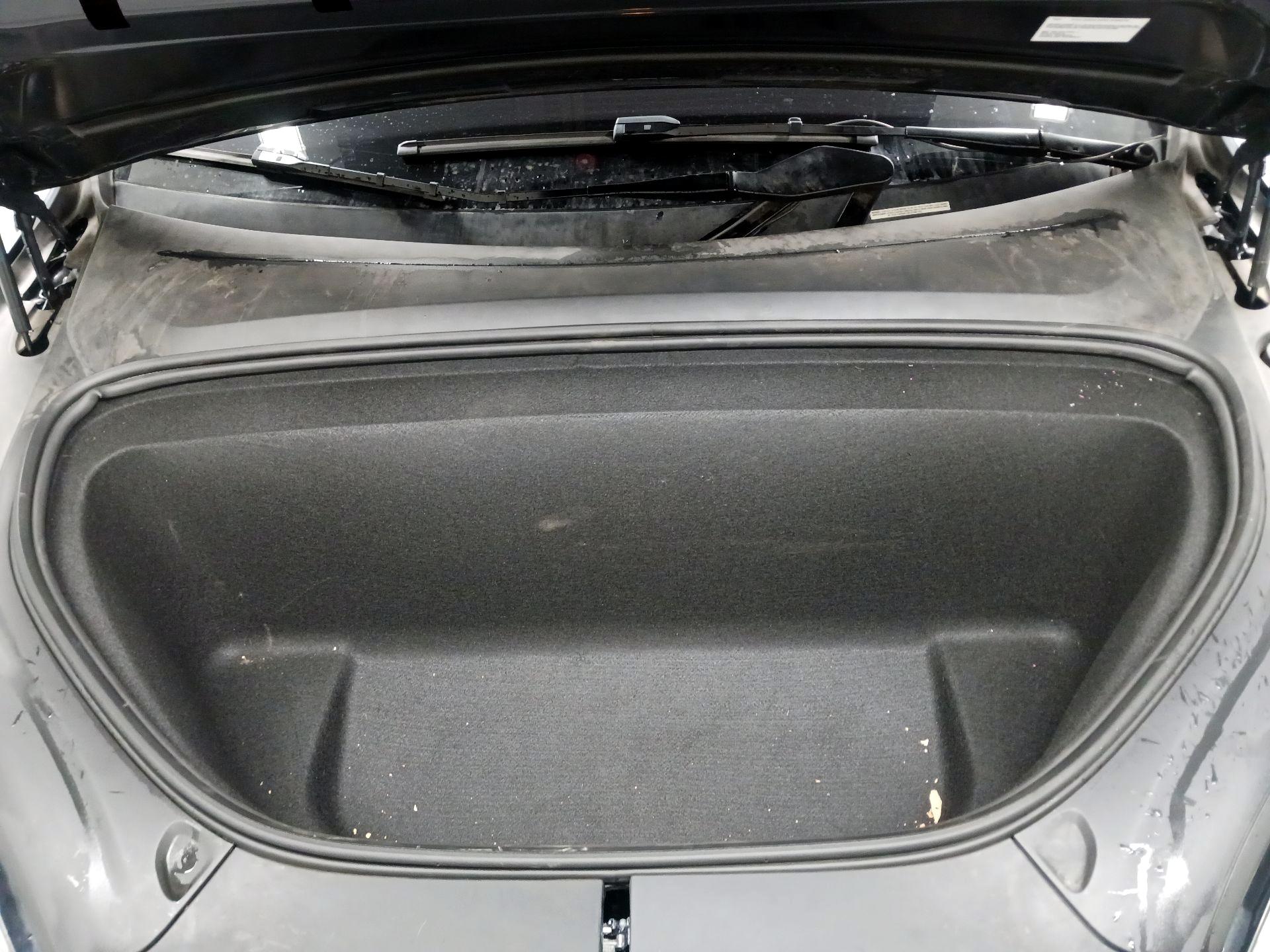 Thumbnail: 2022 Tesla Model X - 17