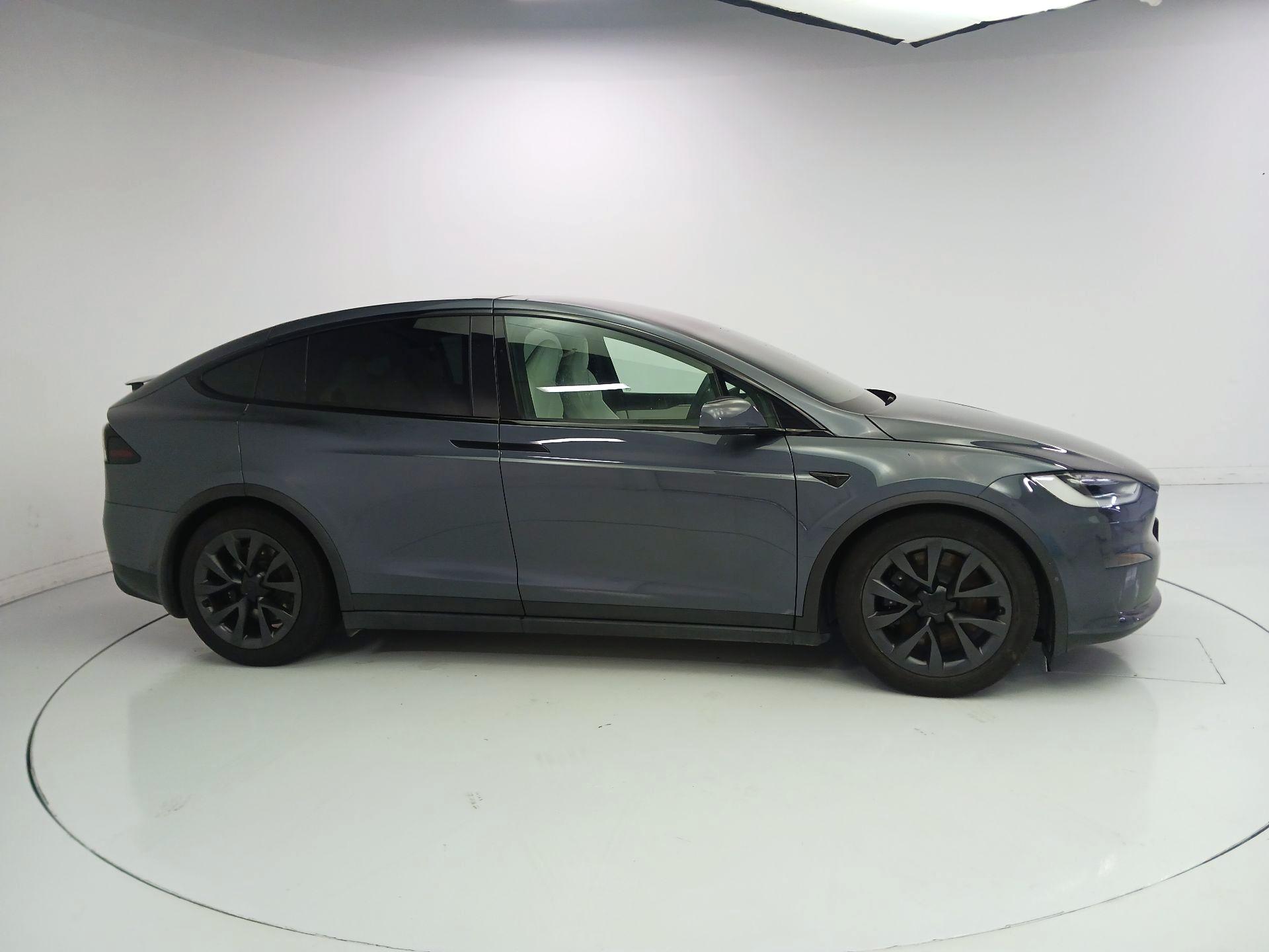 Thumbnail: 2022 Tesla Model X - 4