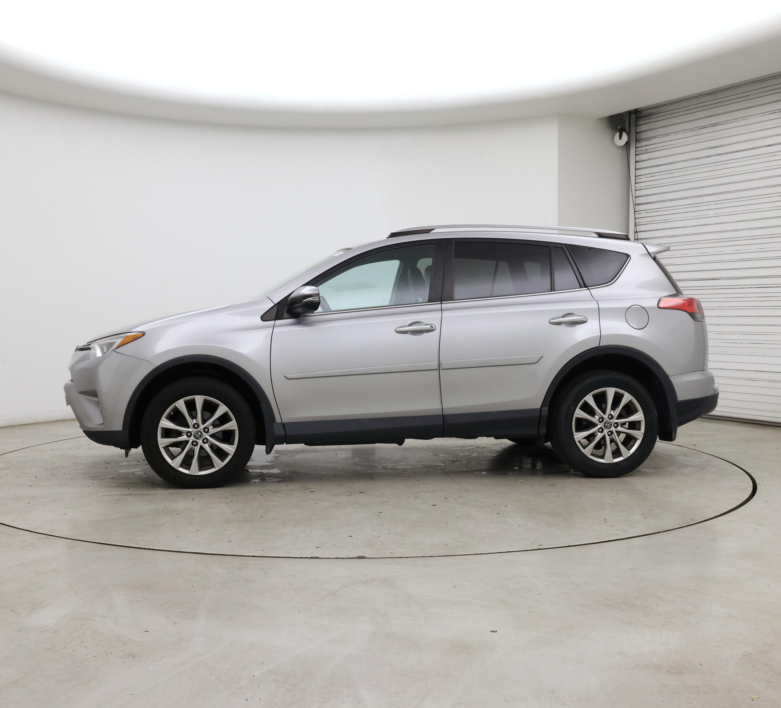 Thumbnail: 2018 Toyota RAV4 - 3