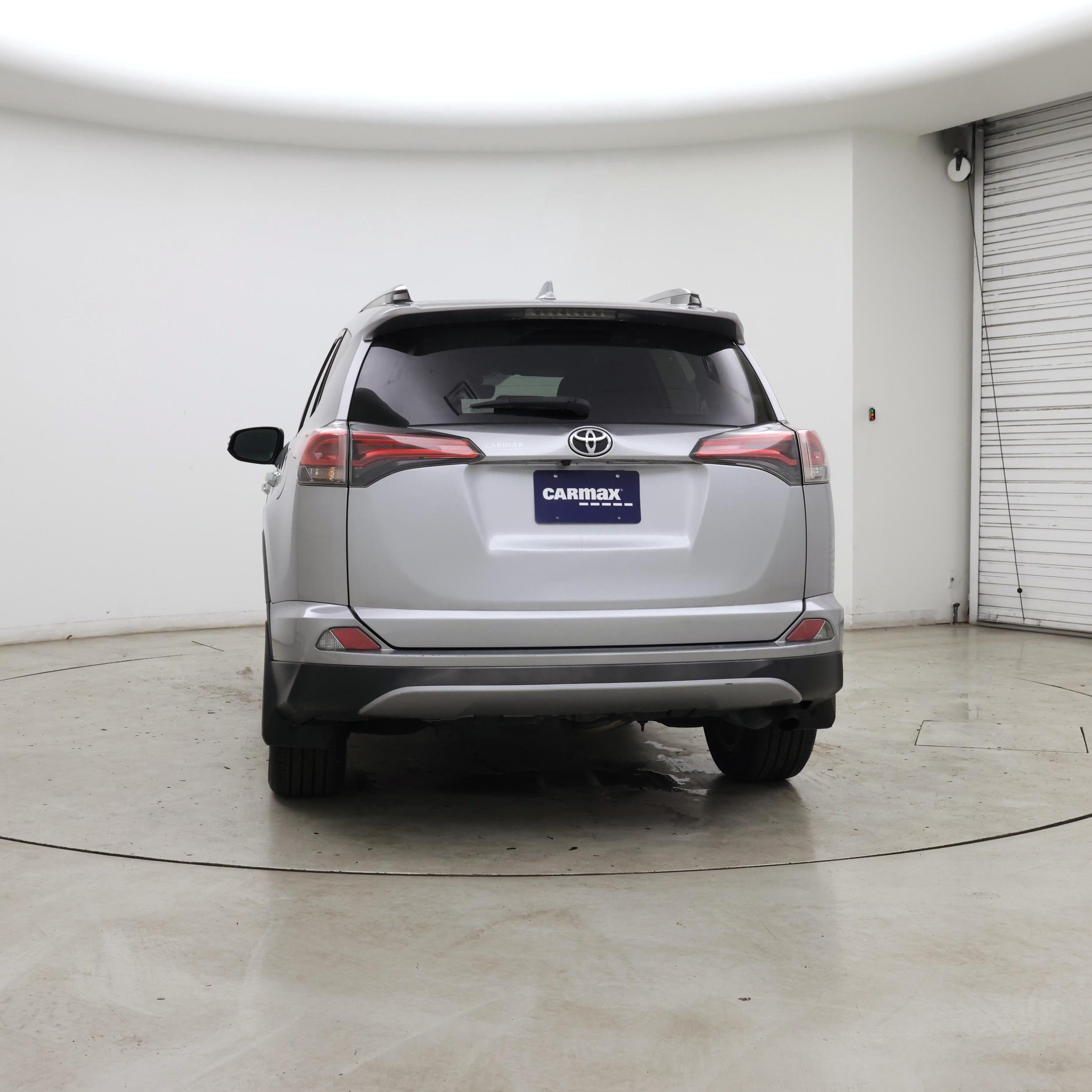 Thumbnail: 2018 Toyota RAV4 - 6
