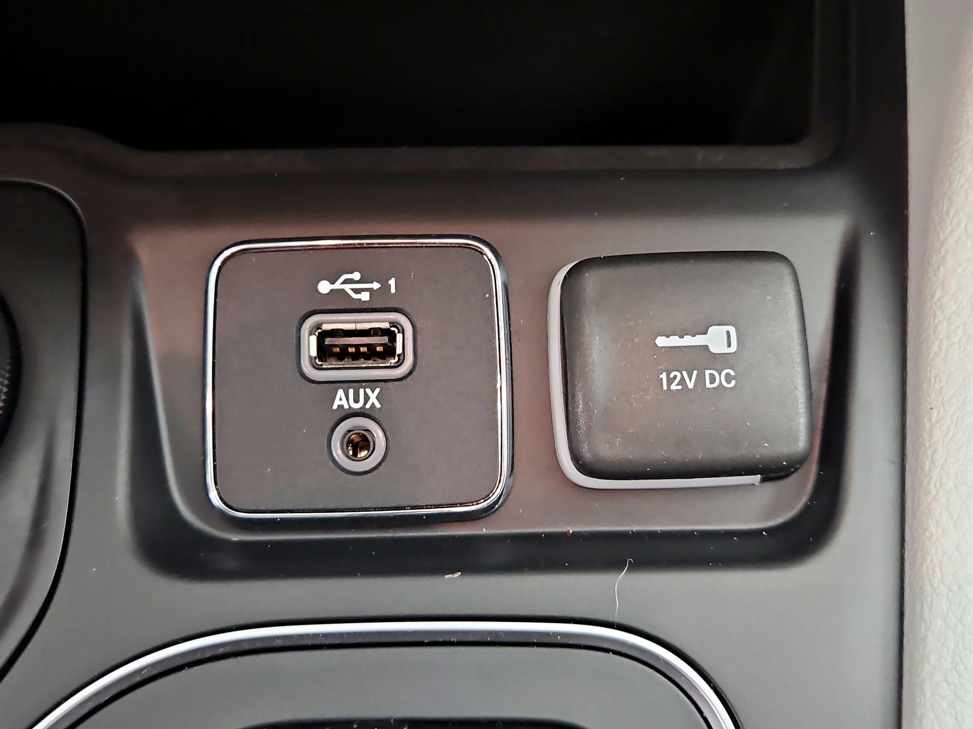 Thumbnail: 2020 Jeep Cherokee - 18