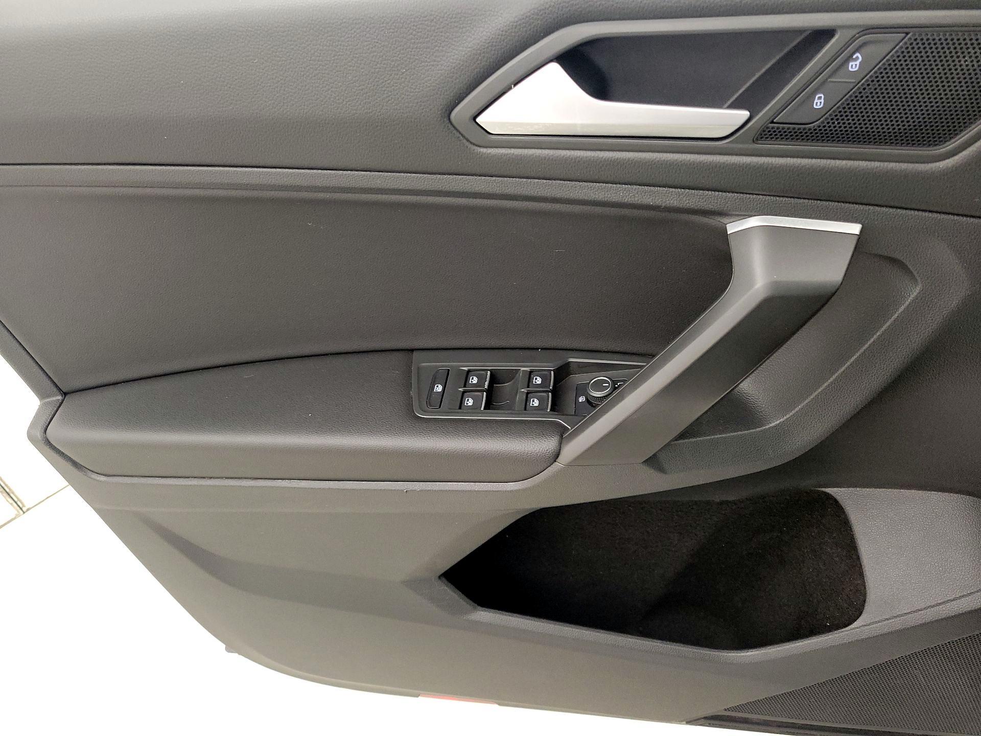 Thumbnail: 2021 Volkswagen Tiguan - 12