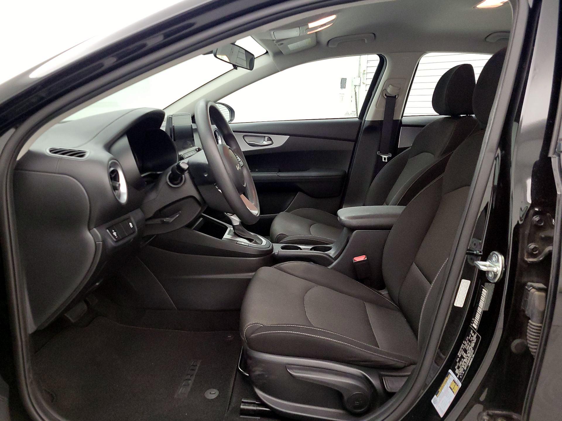 Thumbnail: 2023 Kia Forte - 11