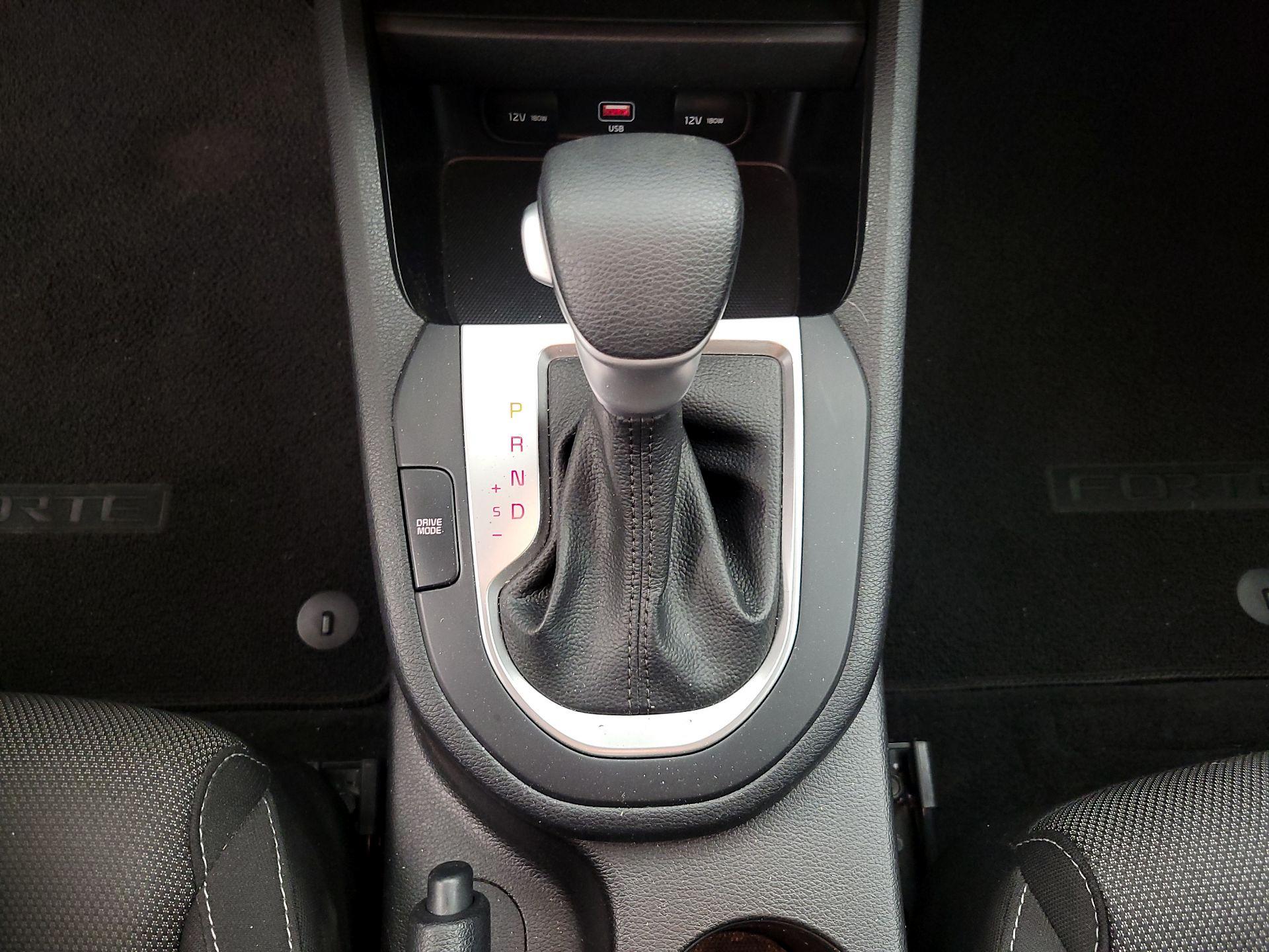 Thumbnail: 2023 Kia Forte - 17
