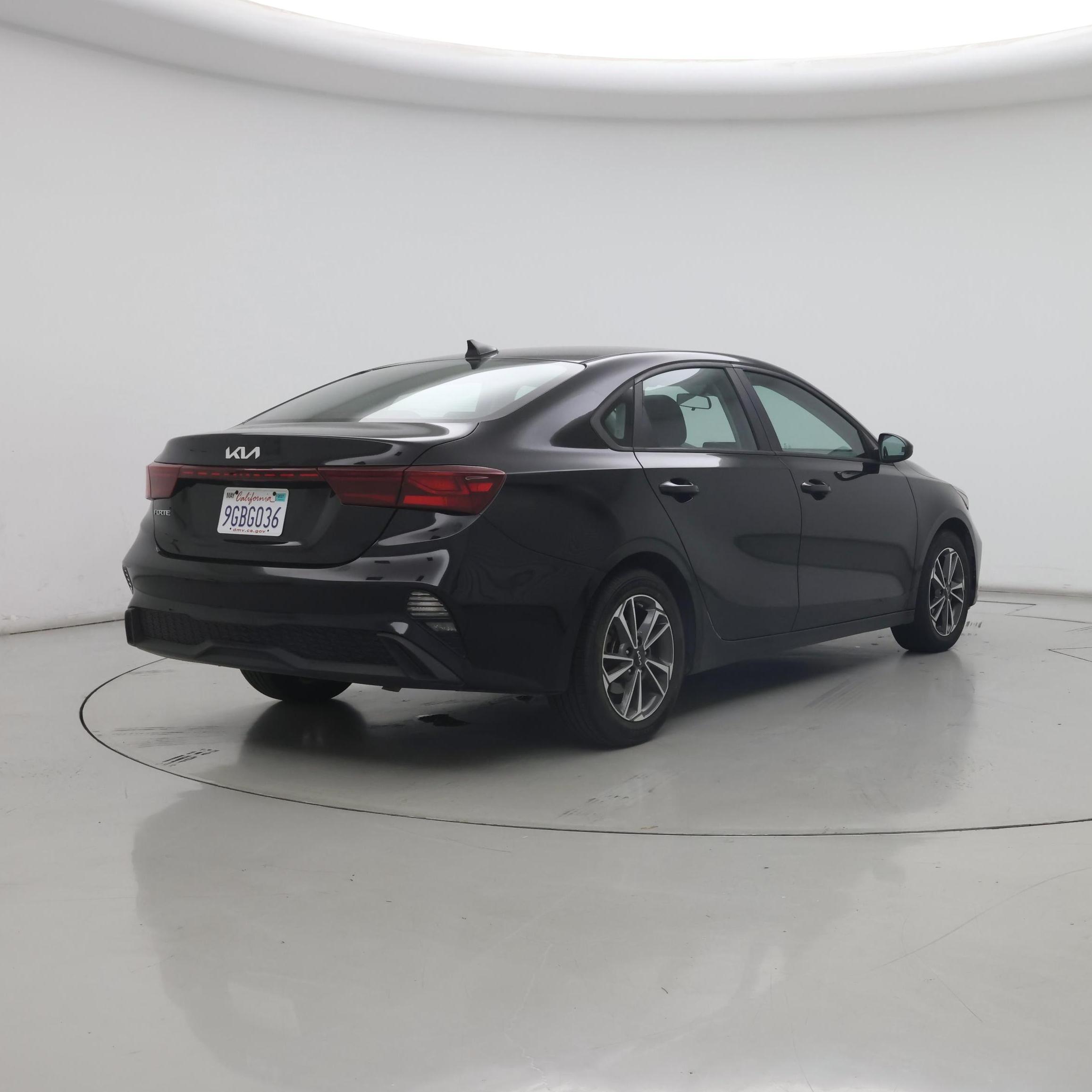 Thumbnail: 2023 Kia Forte - 8