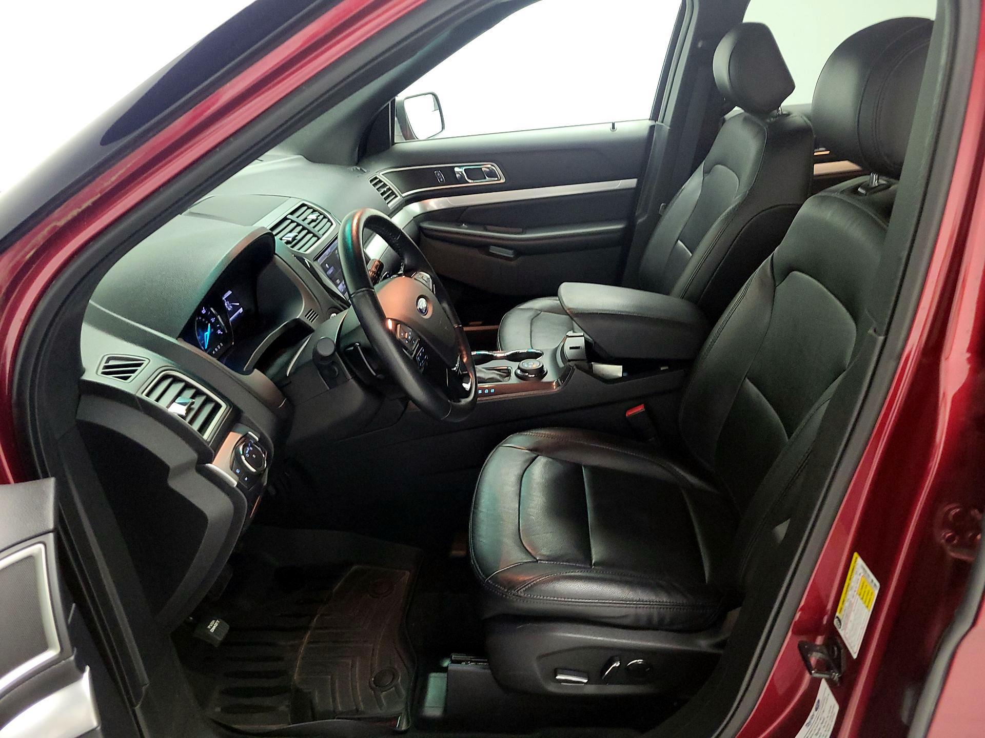 Thumbnail: 2016 Ford Explorer - 11