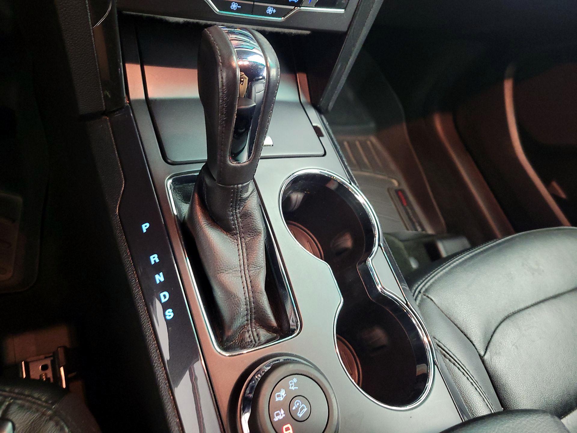 Thumbnail: 2016 Ford Explorer - 17