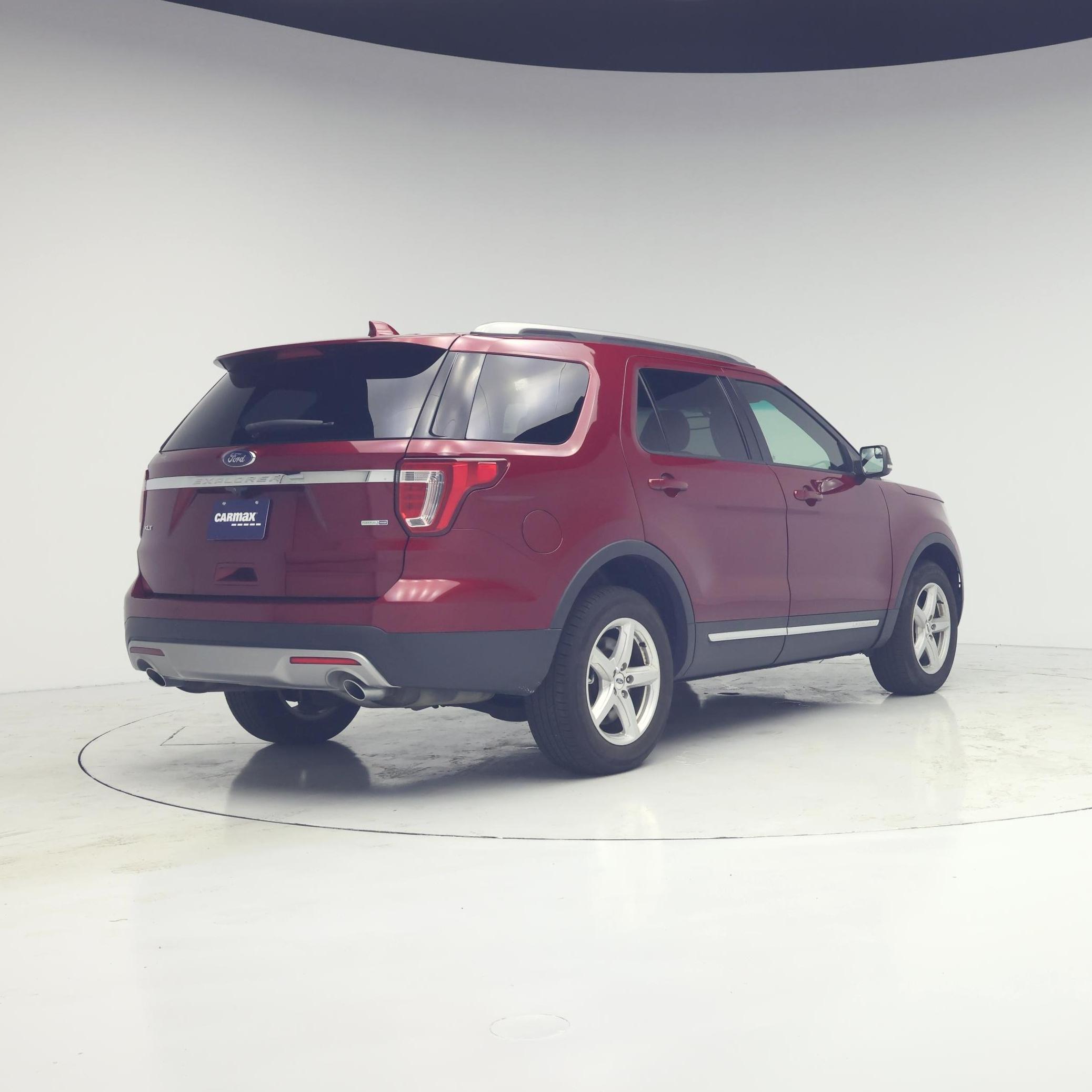 Thumbnail: 2016 Ford Explorer - 8