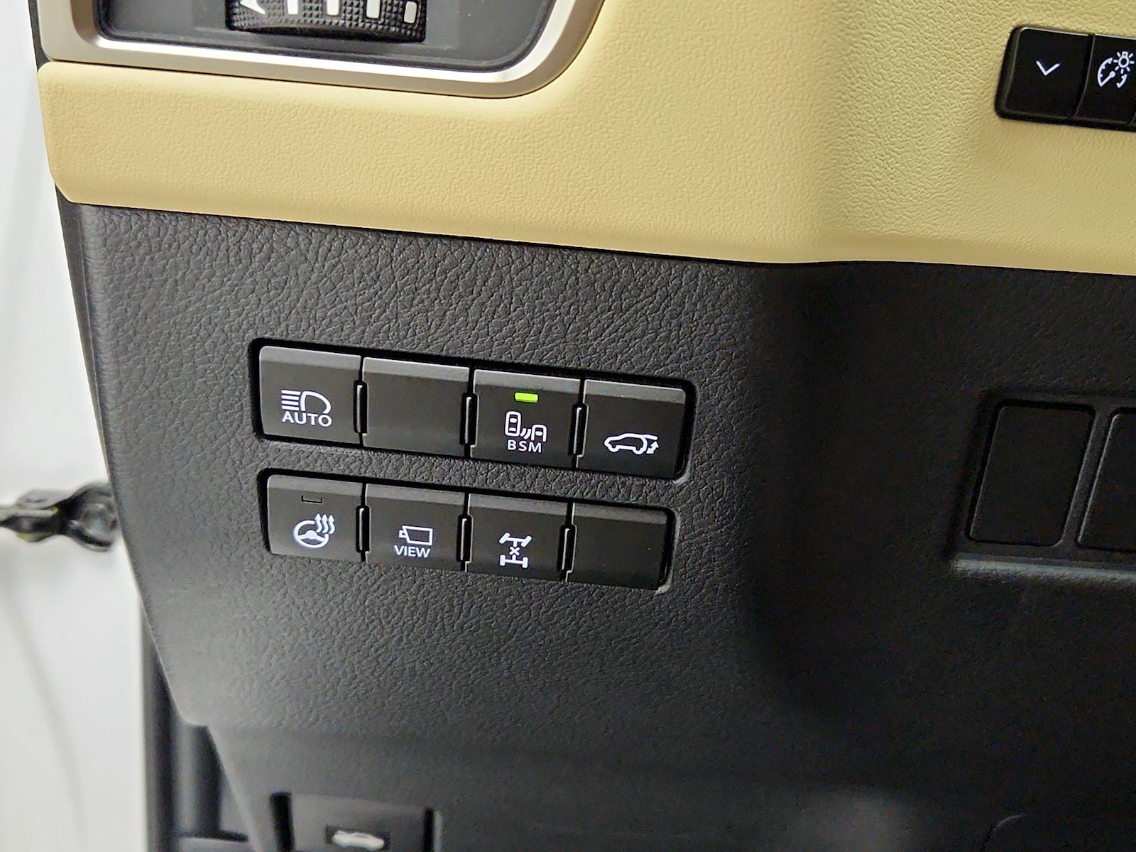 2021 Lexus NX 300 - Photo 14