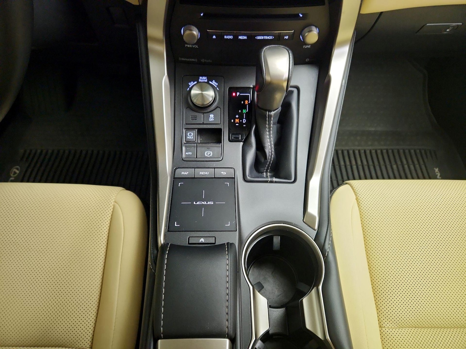 2021 Lexus NX 300 - Photo 19