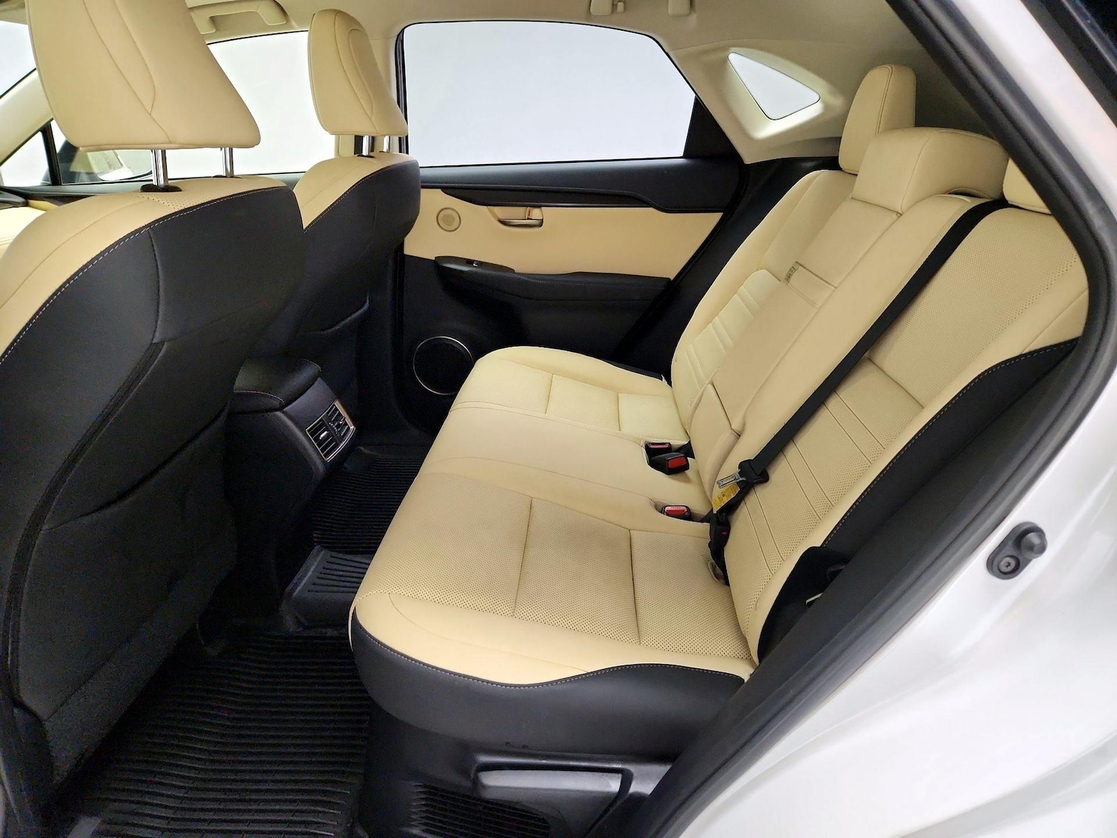 2021 Lexus NX 300 - Photo 22