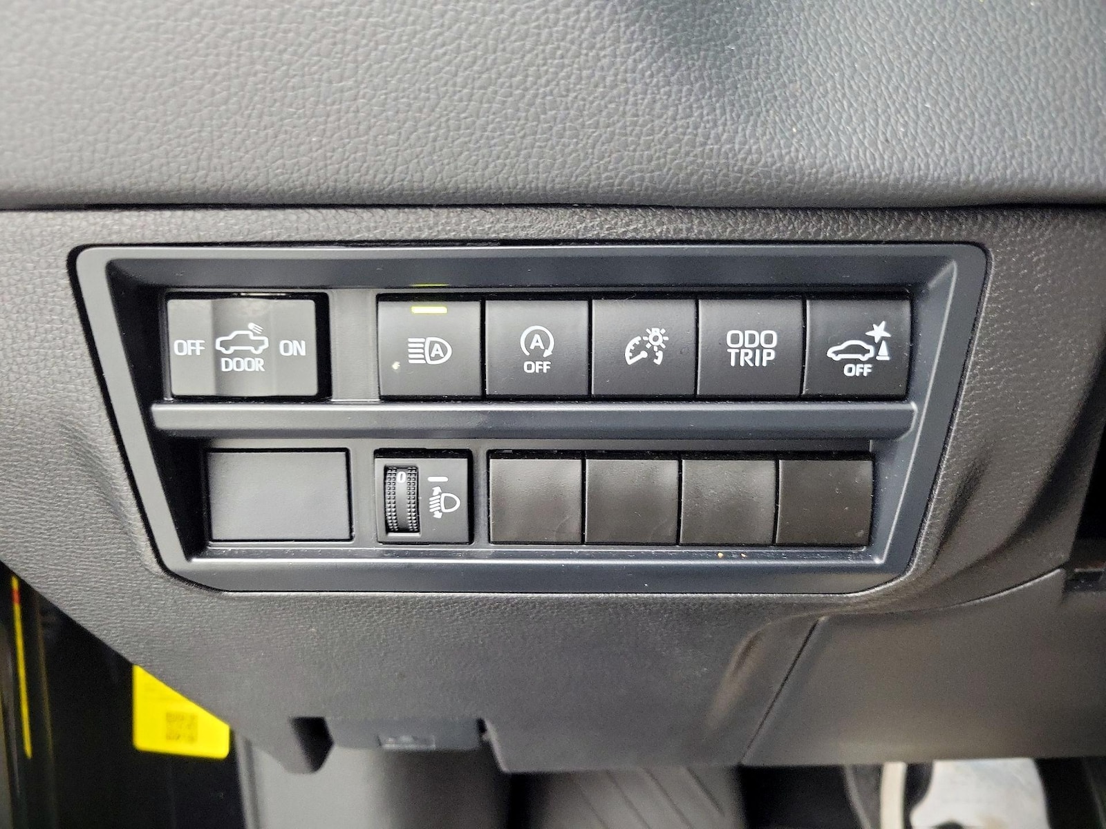 2025 Toyota Tundra Limited - Photo 14