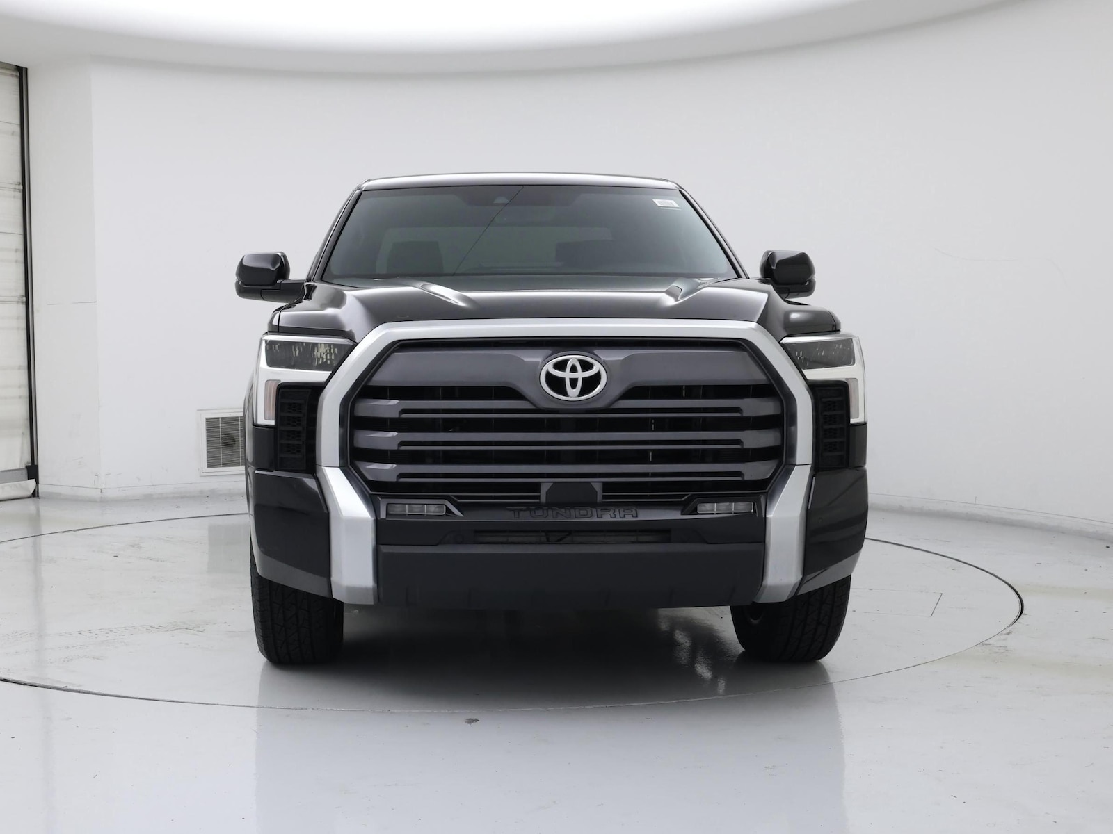2025 Toyota Tundra Limited - Photo 6