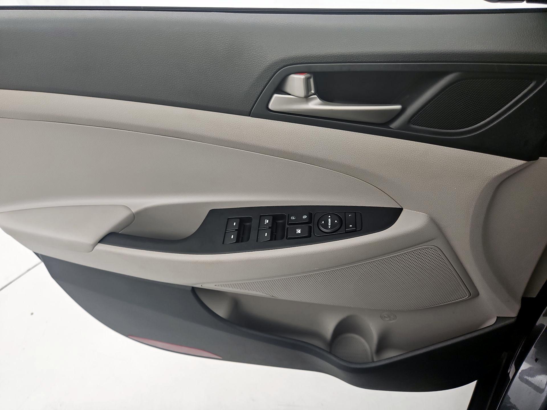 Thumbnail: 2018 Hyundai Tucson - 12