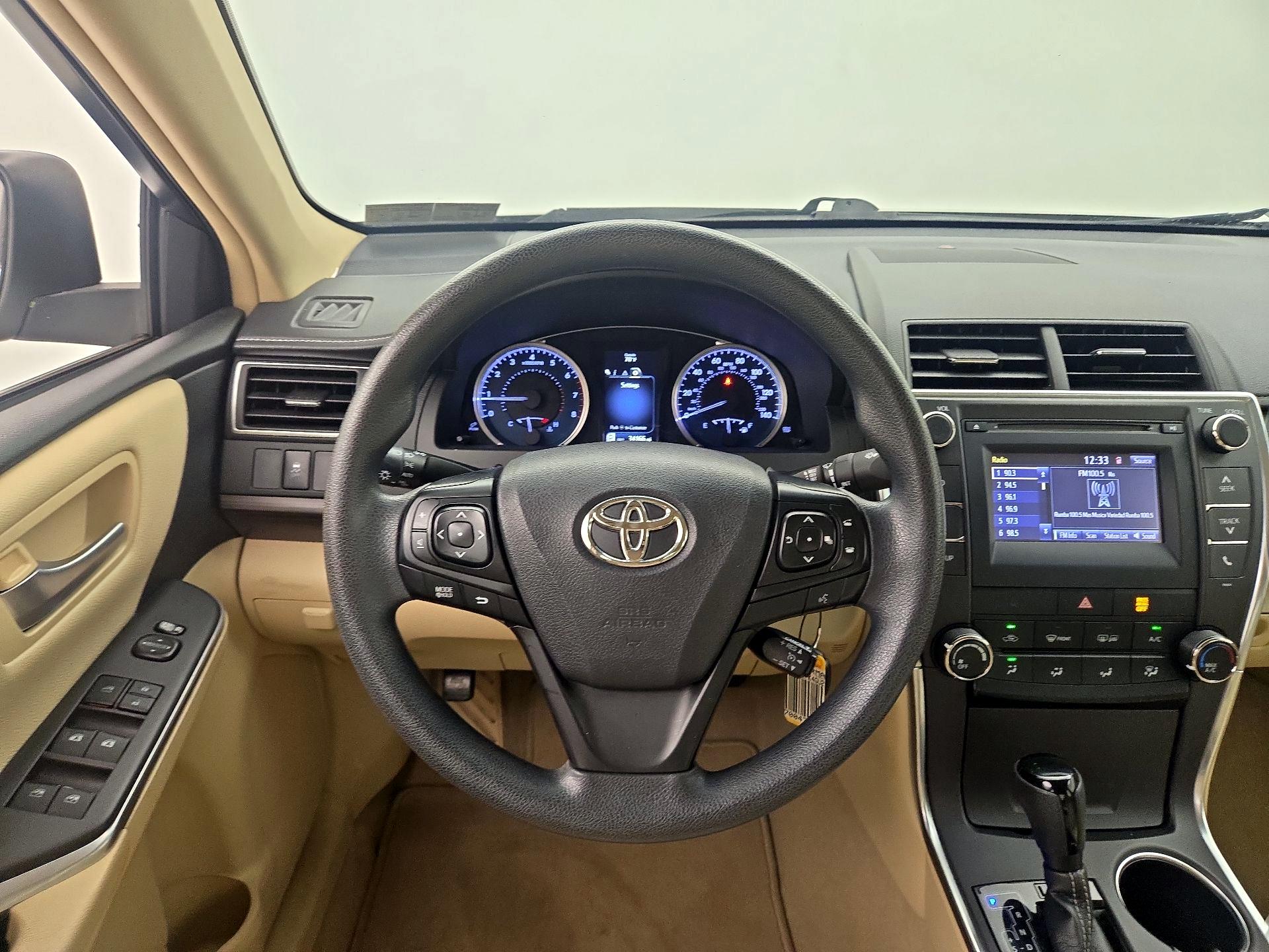 Thumbnail: 2016 Toyota Camry - 10