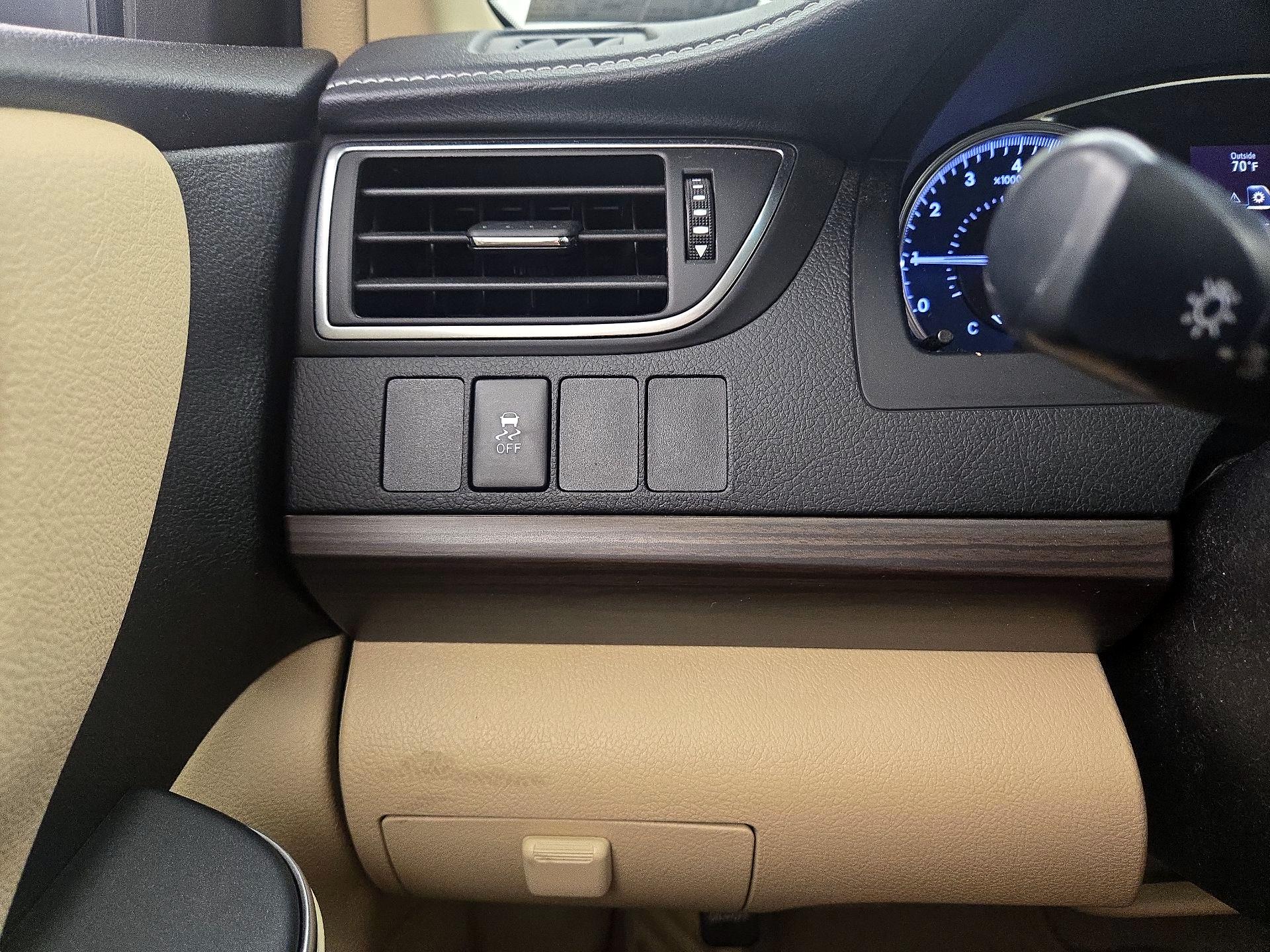 Thumbnail: 2016 Toyota Camry - 13