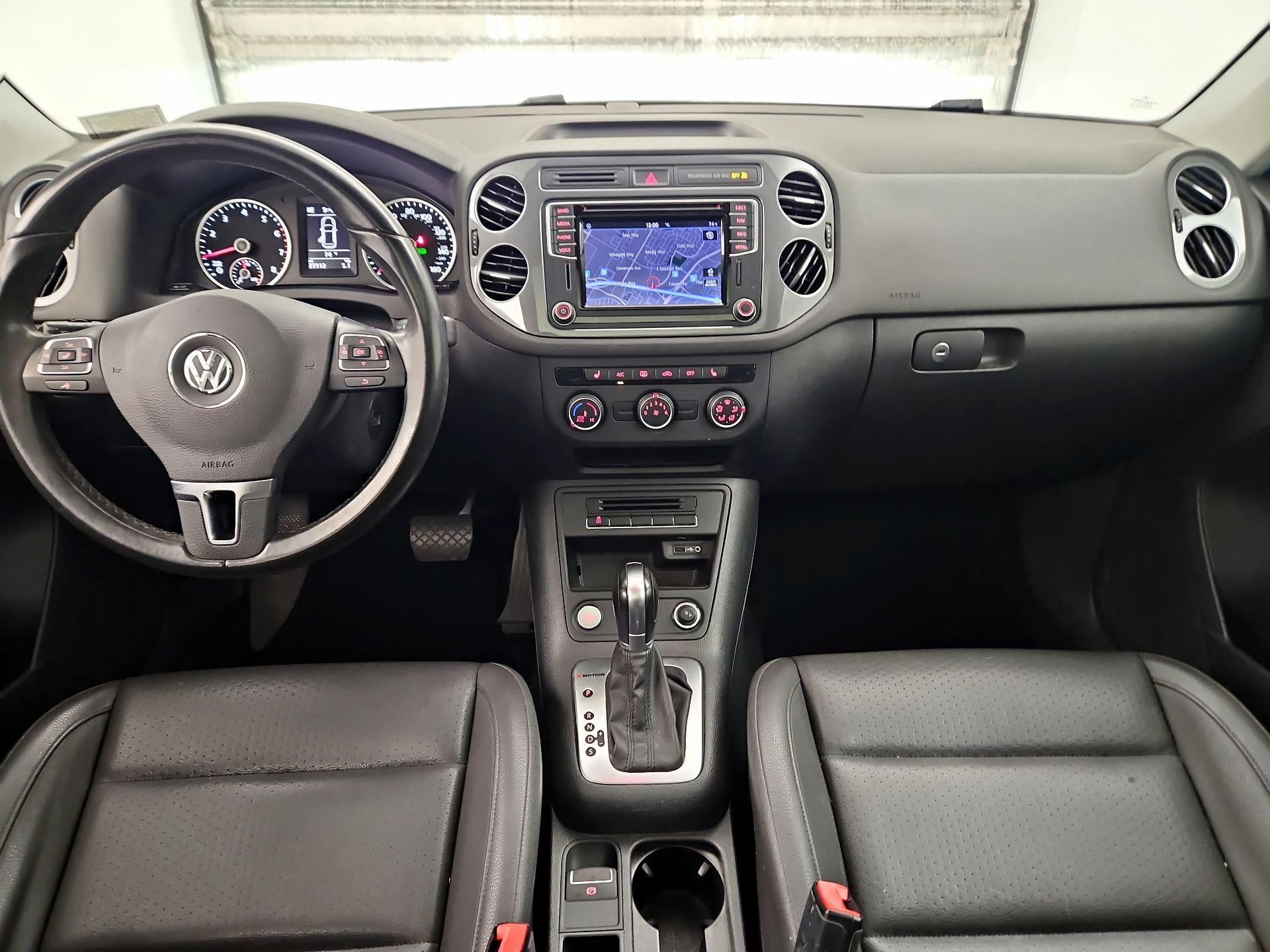 Thumbnail: 2016 Volkswagen Tiguan - 9