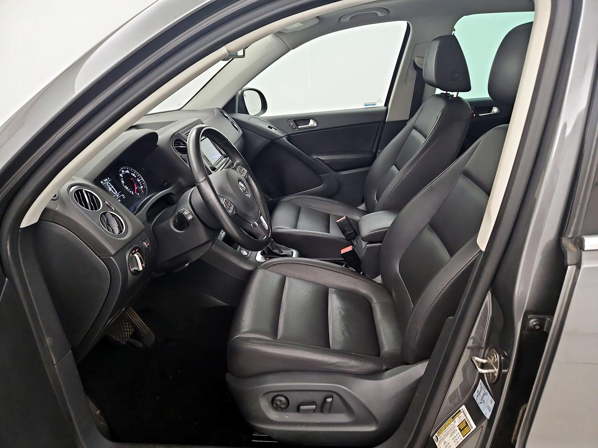 Thumbnail: 2016 Volkswagen Tiguan - 11