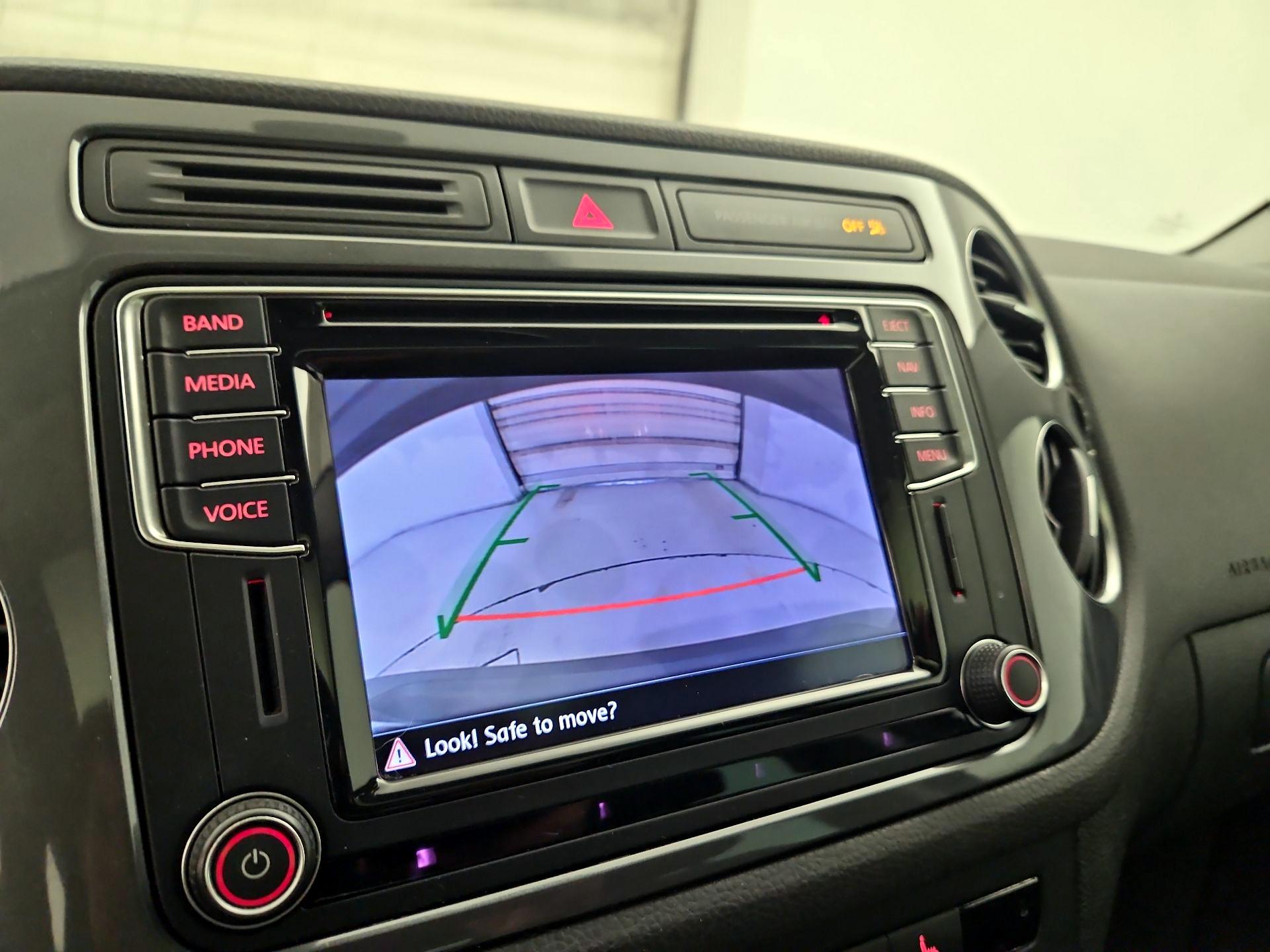 Thumbnail: 2016 Volkswagen Tiguan - 15