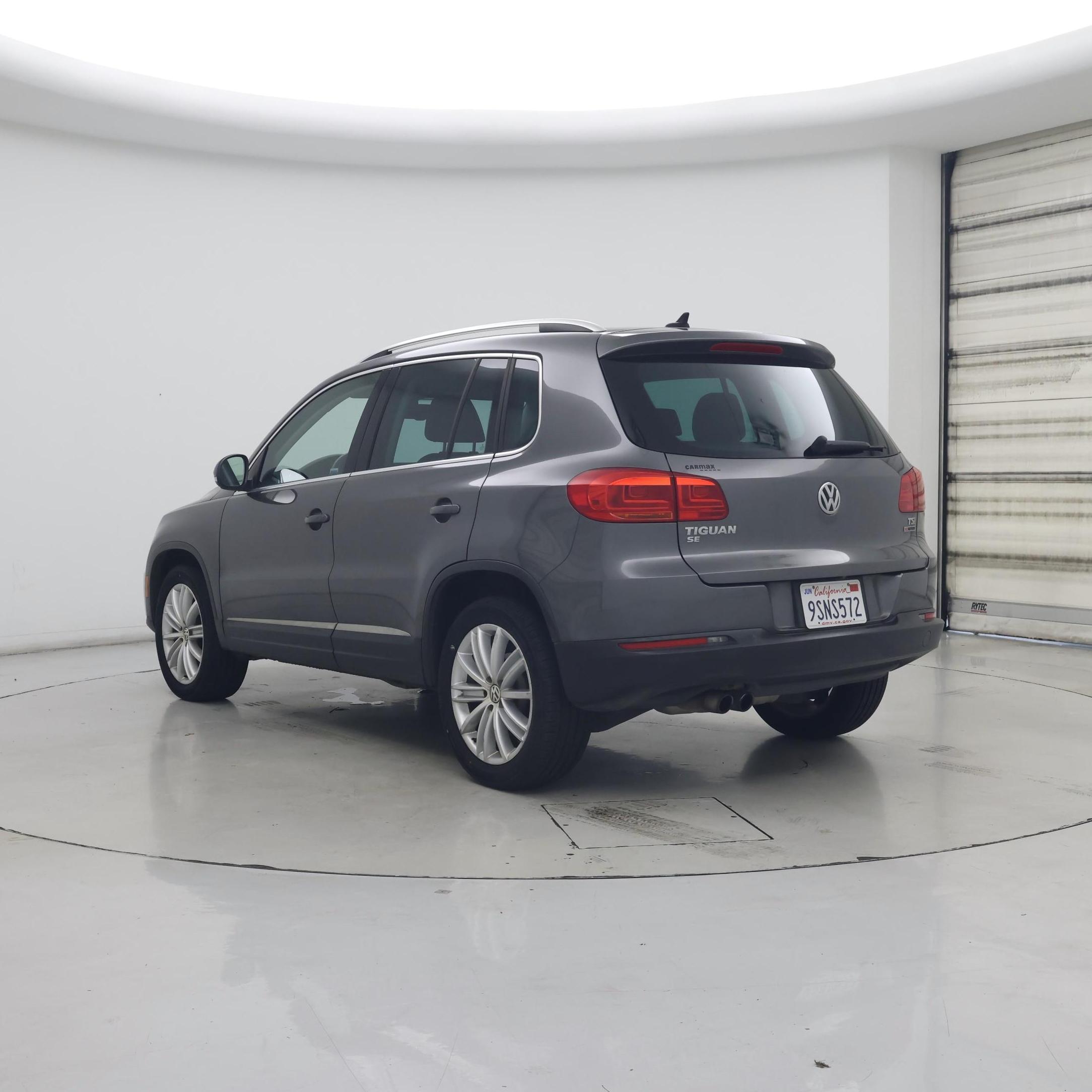 Thumbnail: 2016 Volkswagen Tiguan - 2
