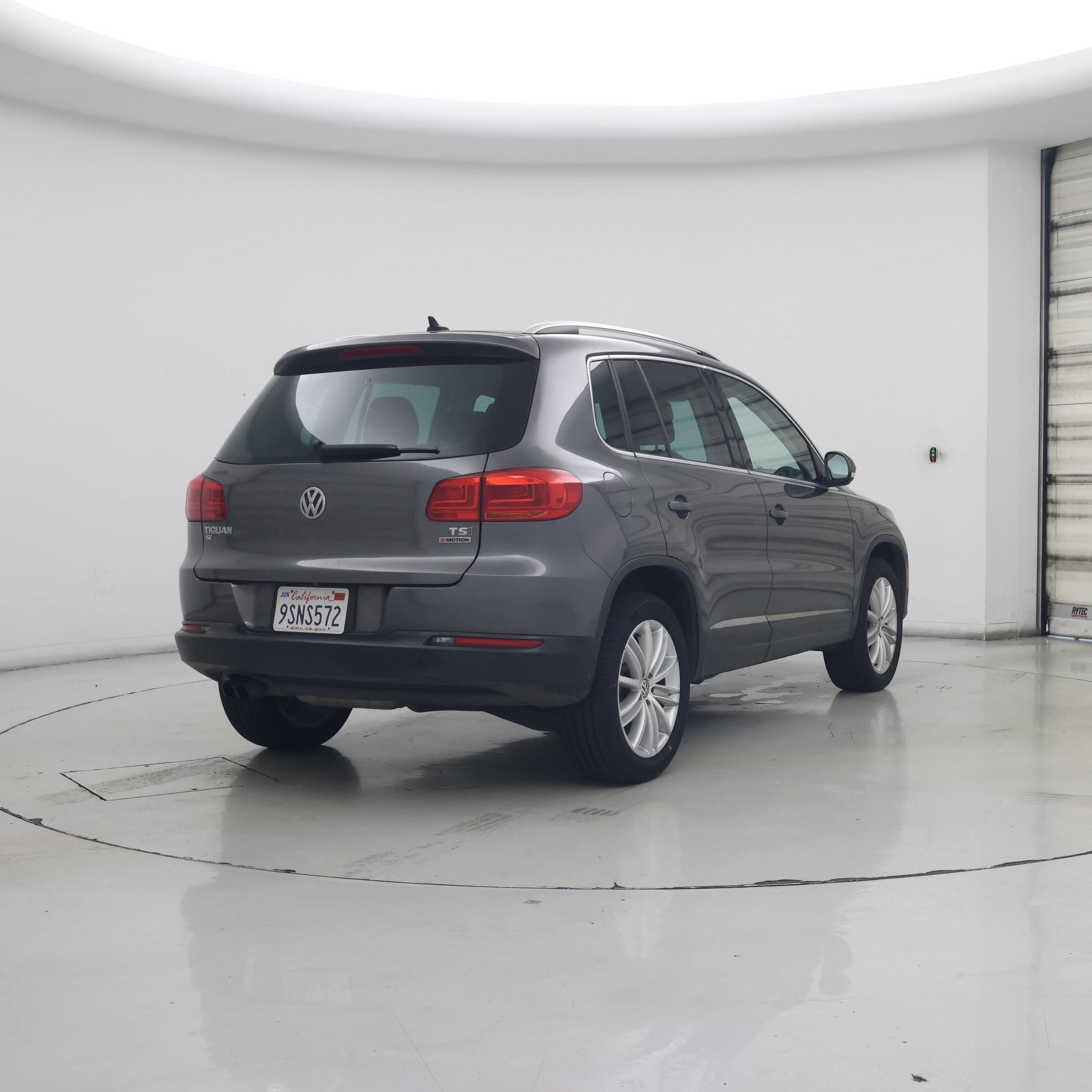 Thumbnail: 2016 Volkswagen Tiguan - 8