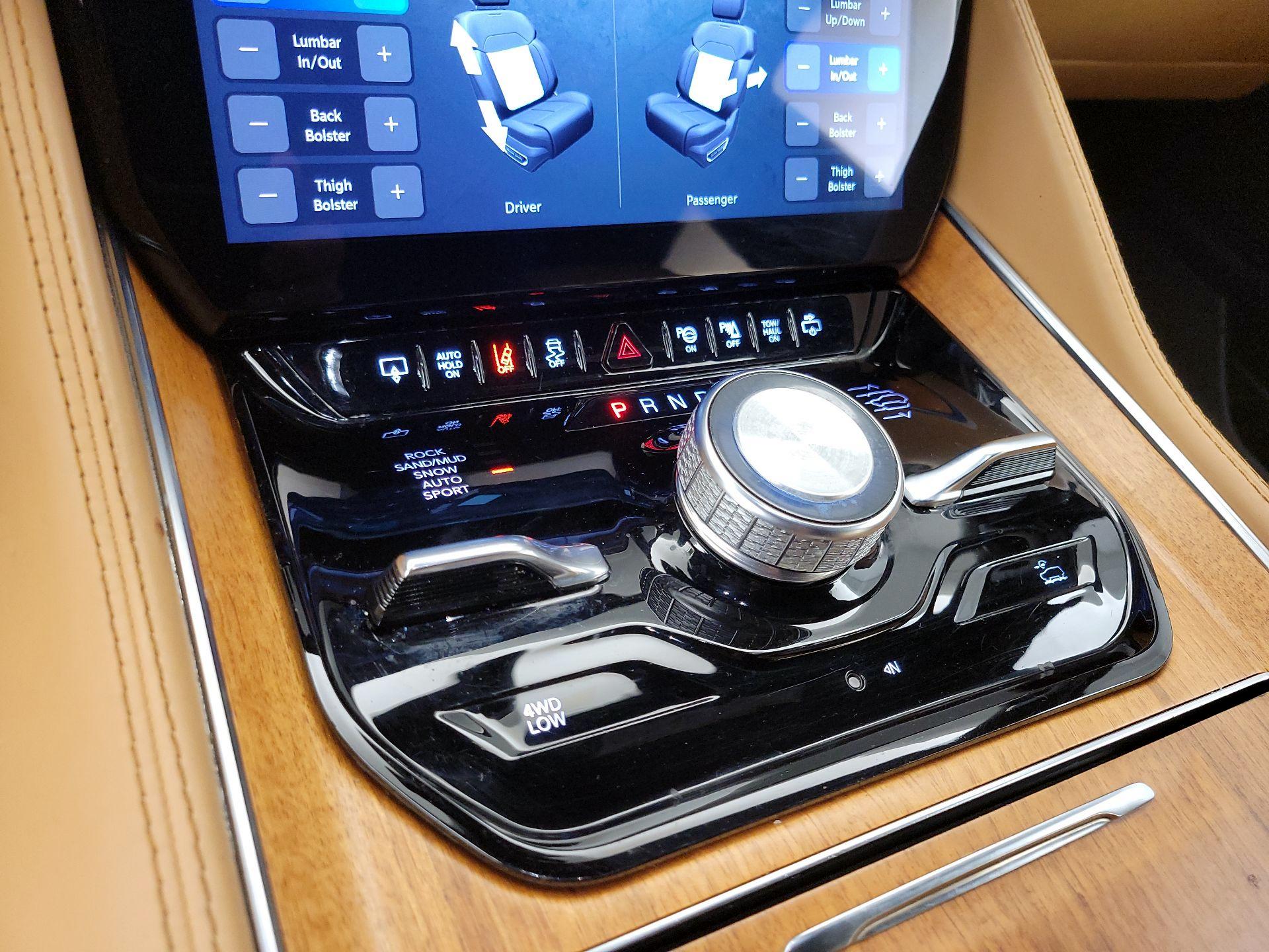 Thumbnail: 2022 Jeep Grand Wagoneer - 18
