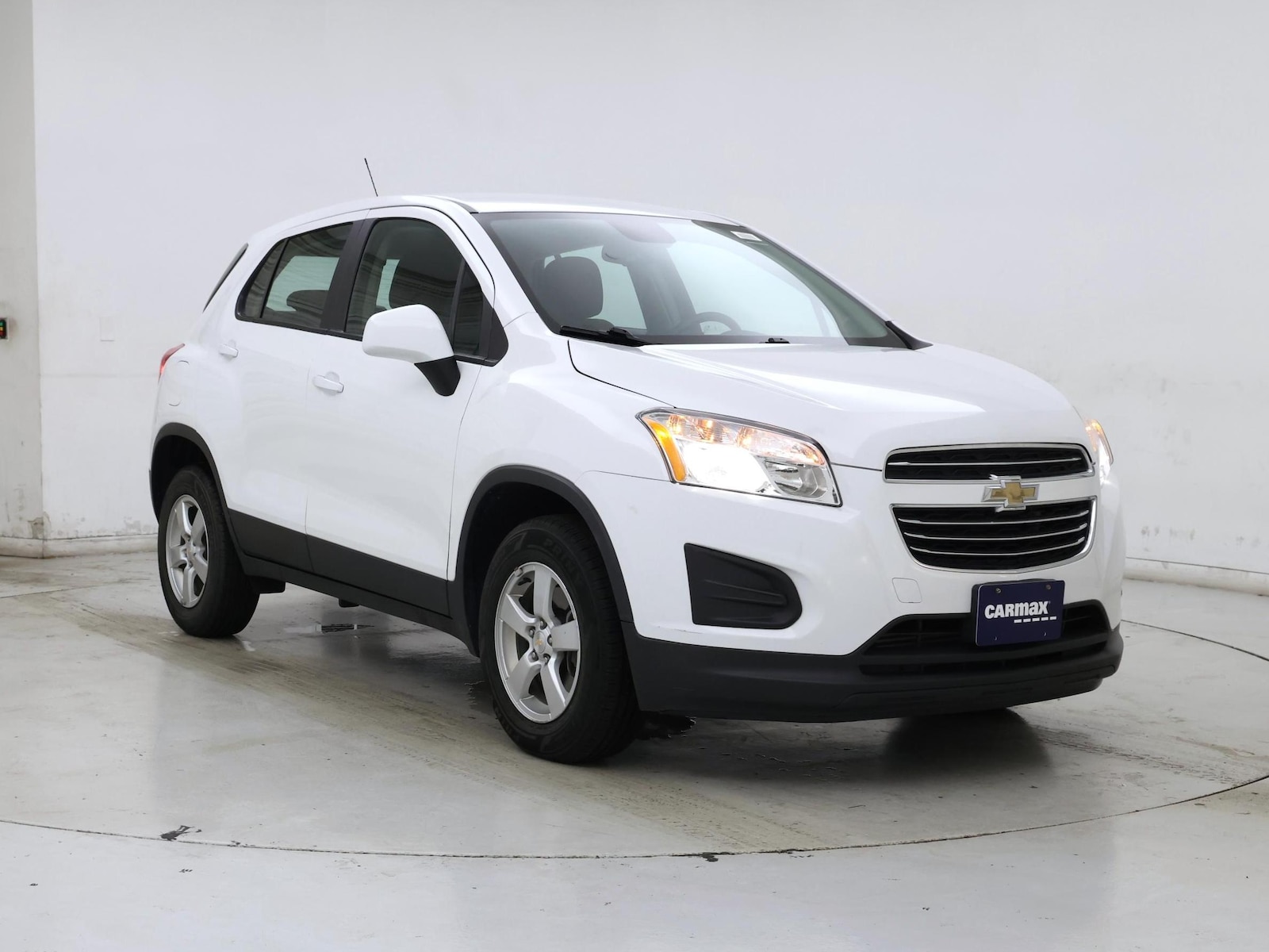 2016 Chevrolet Trax LS - Photo 2