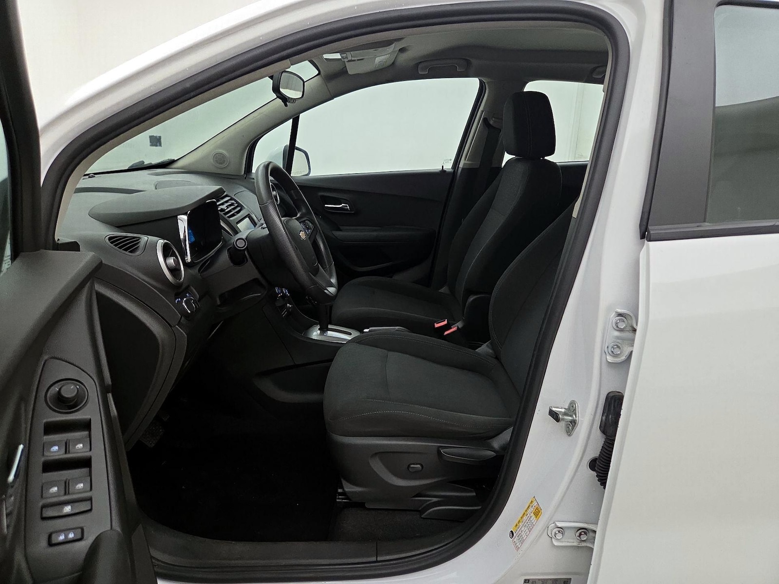 2016 Chevrolet Trax LS - Photo 12