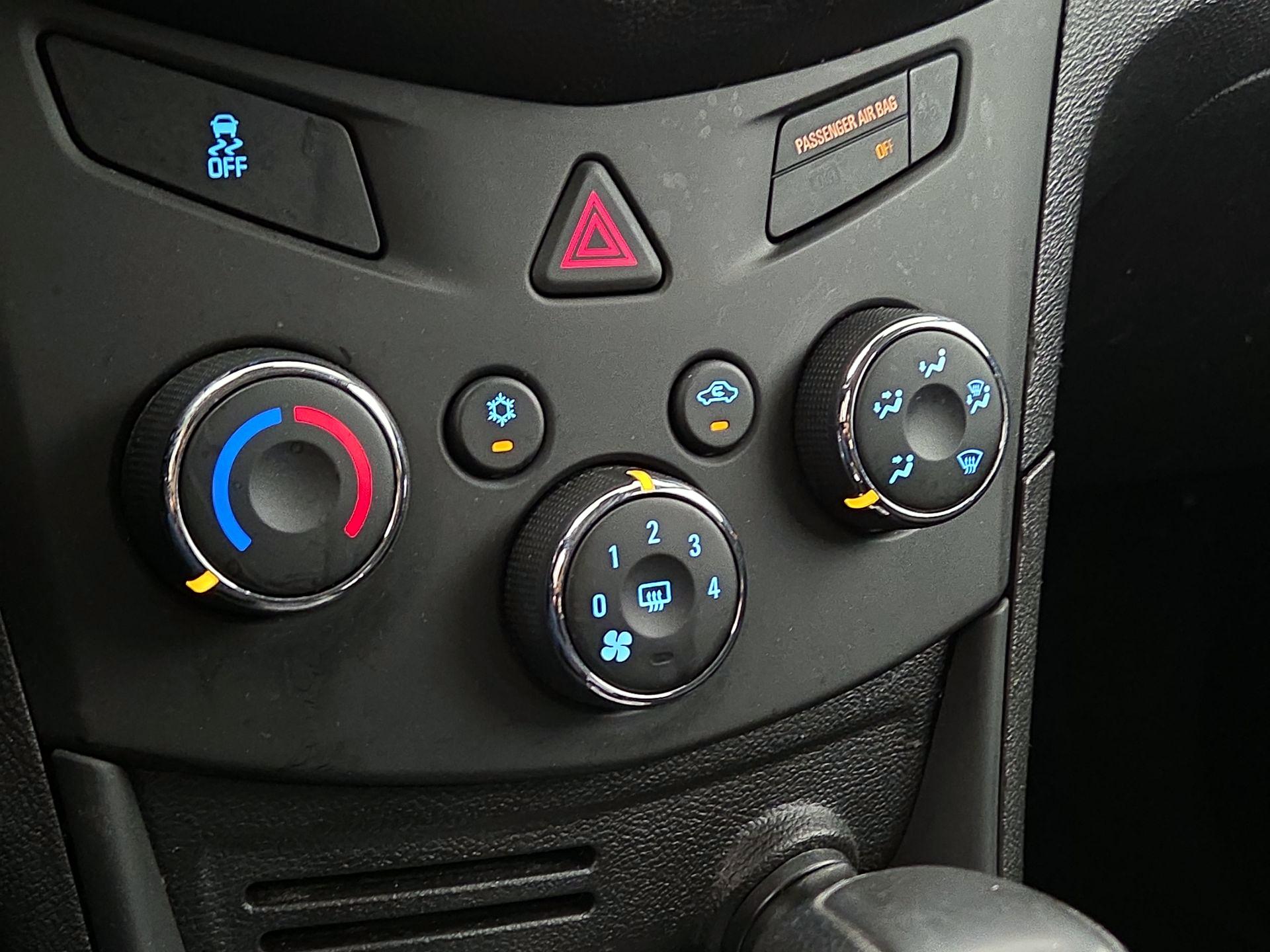 Thumbnail: 2016 Chevrolet Trax - 16
