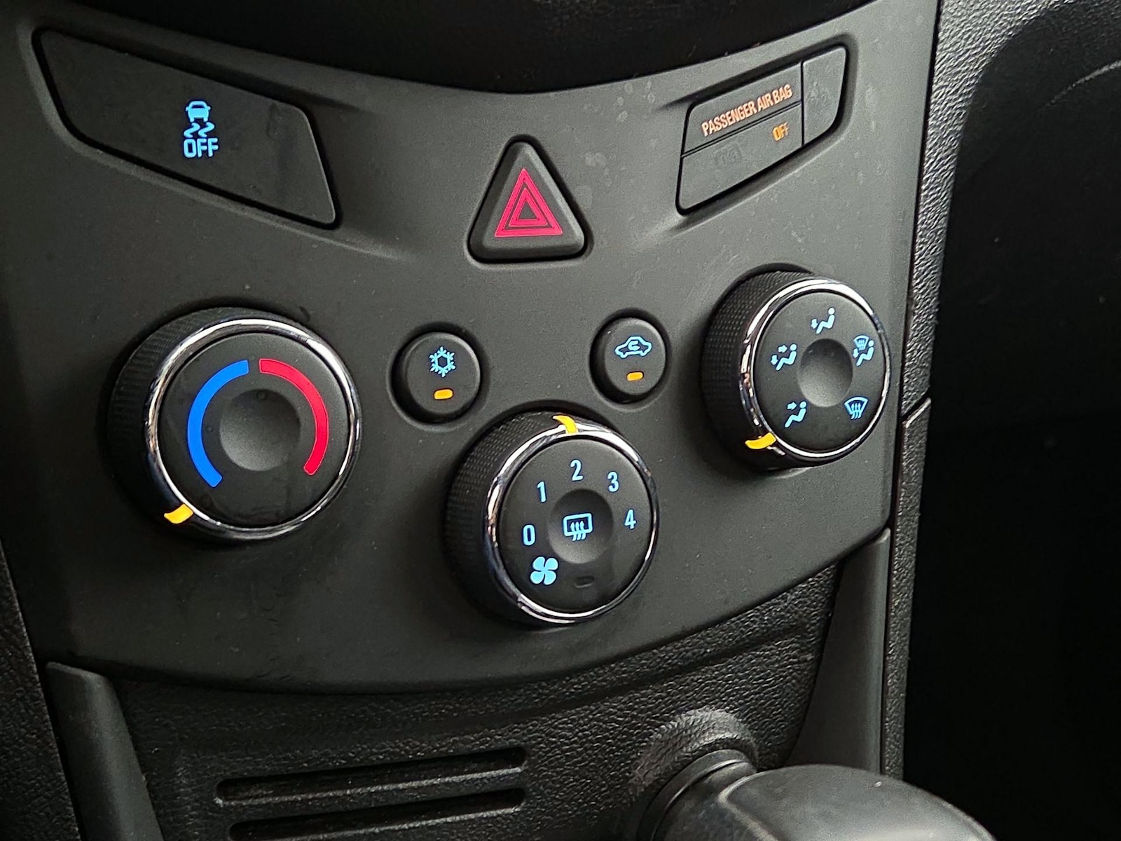 2016 Chevrolet Trax LS - Photo 17