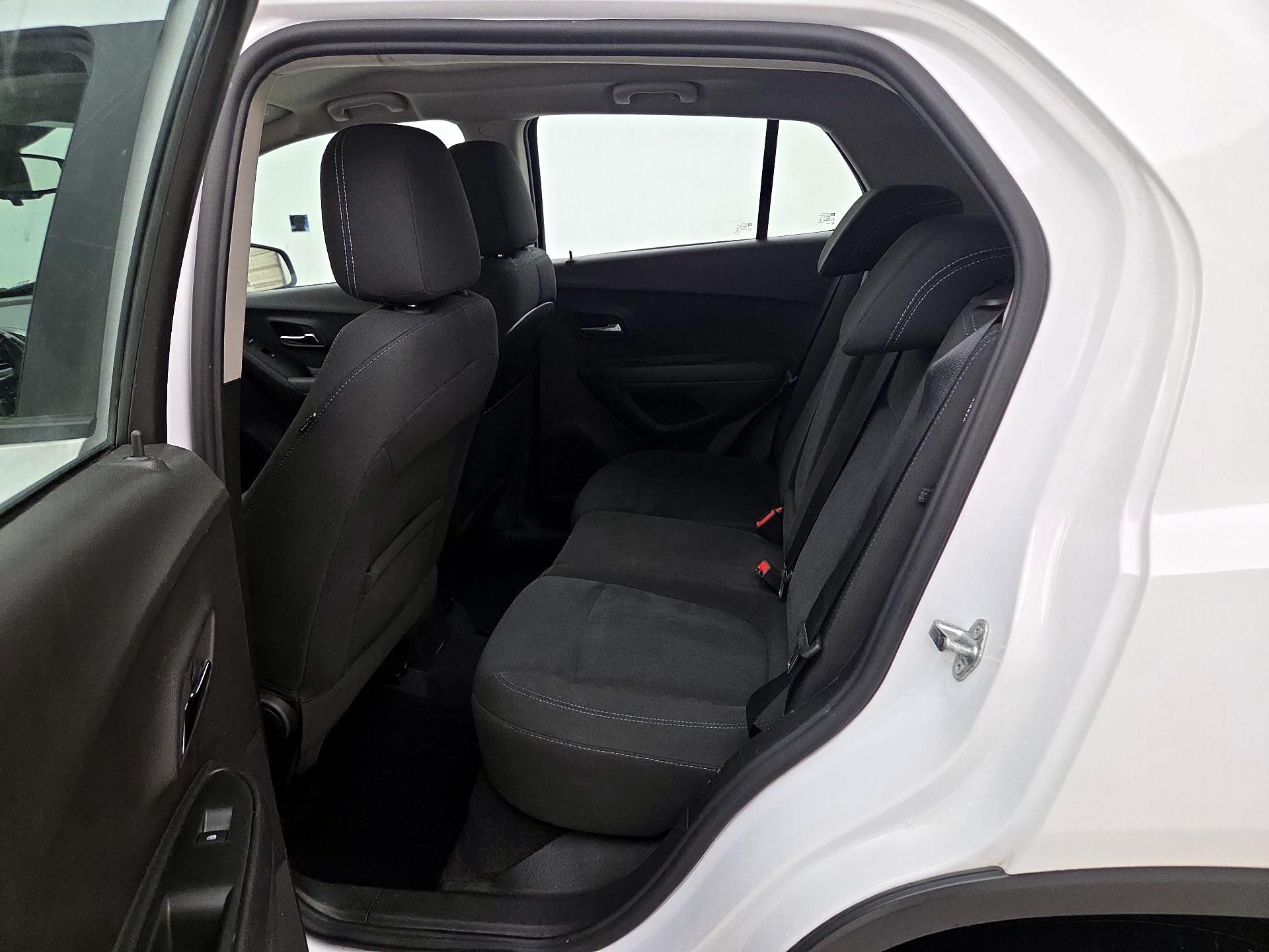 Thumbnail: 2016 Chevrolet Trax - 18