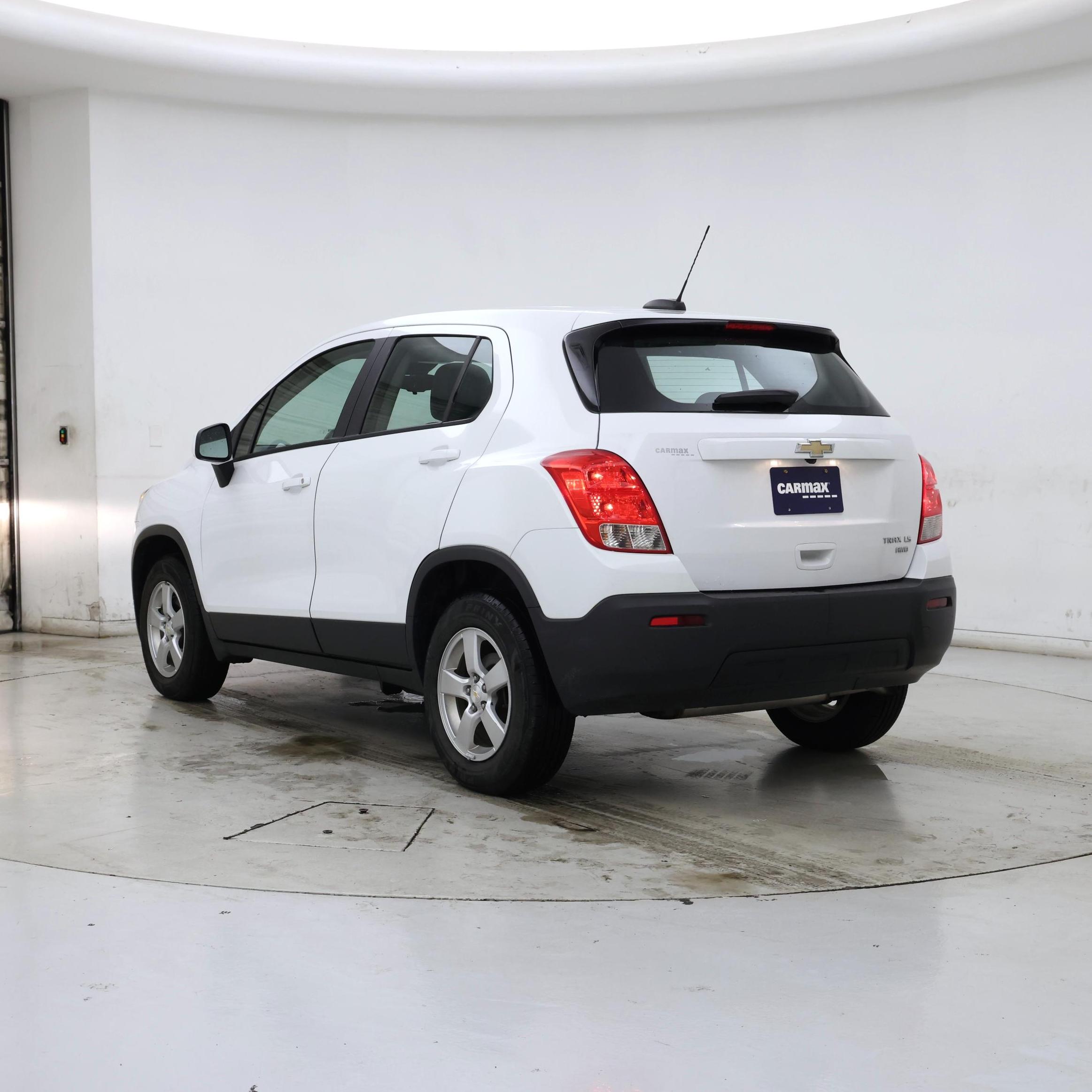 Thumbnail: 2016 Chevrolet Trax - 2