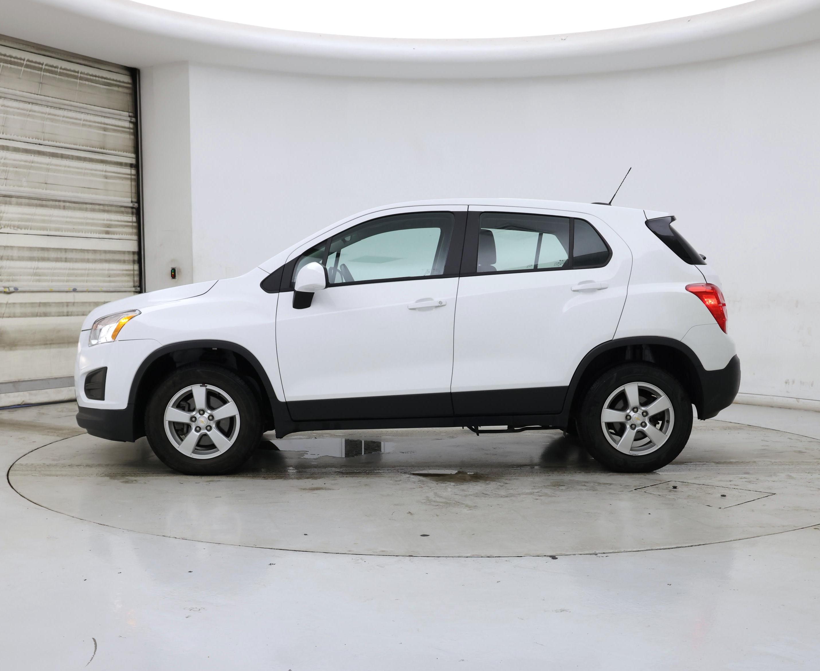 Thumbnail: 2016 Chevrolet Trax - 3