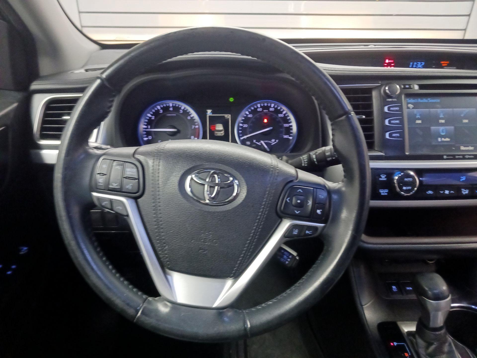 Thumbnail: 2018 Toyota Highlander - 10