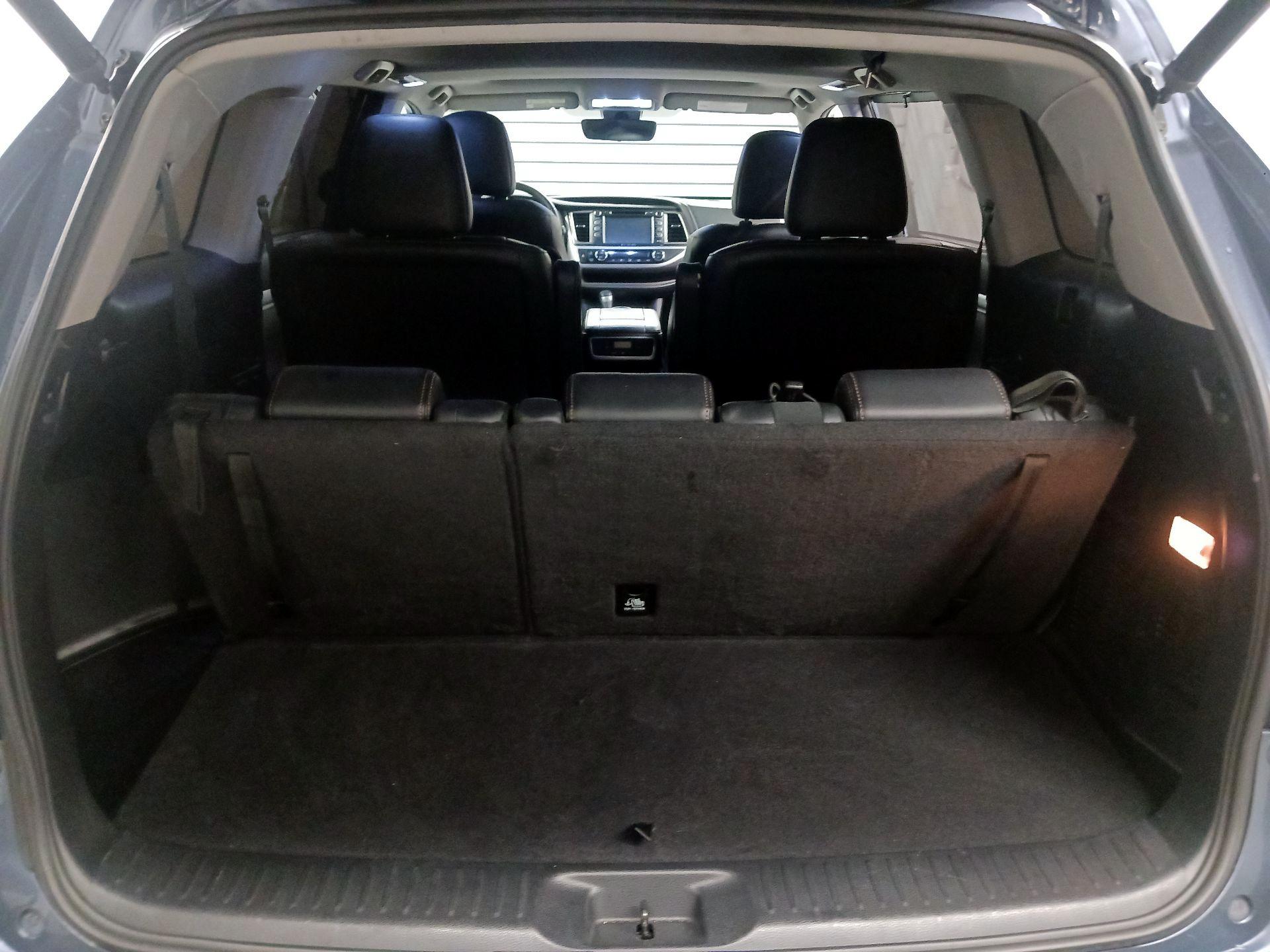 Thumbnail: 2018 Toyota Highlander - 16