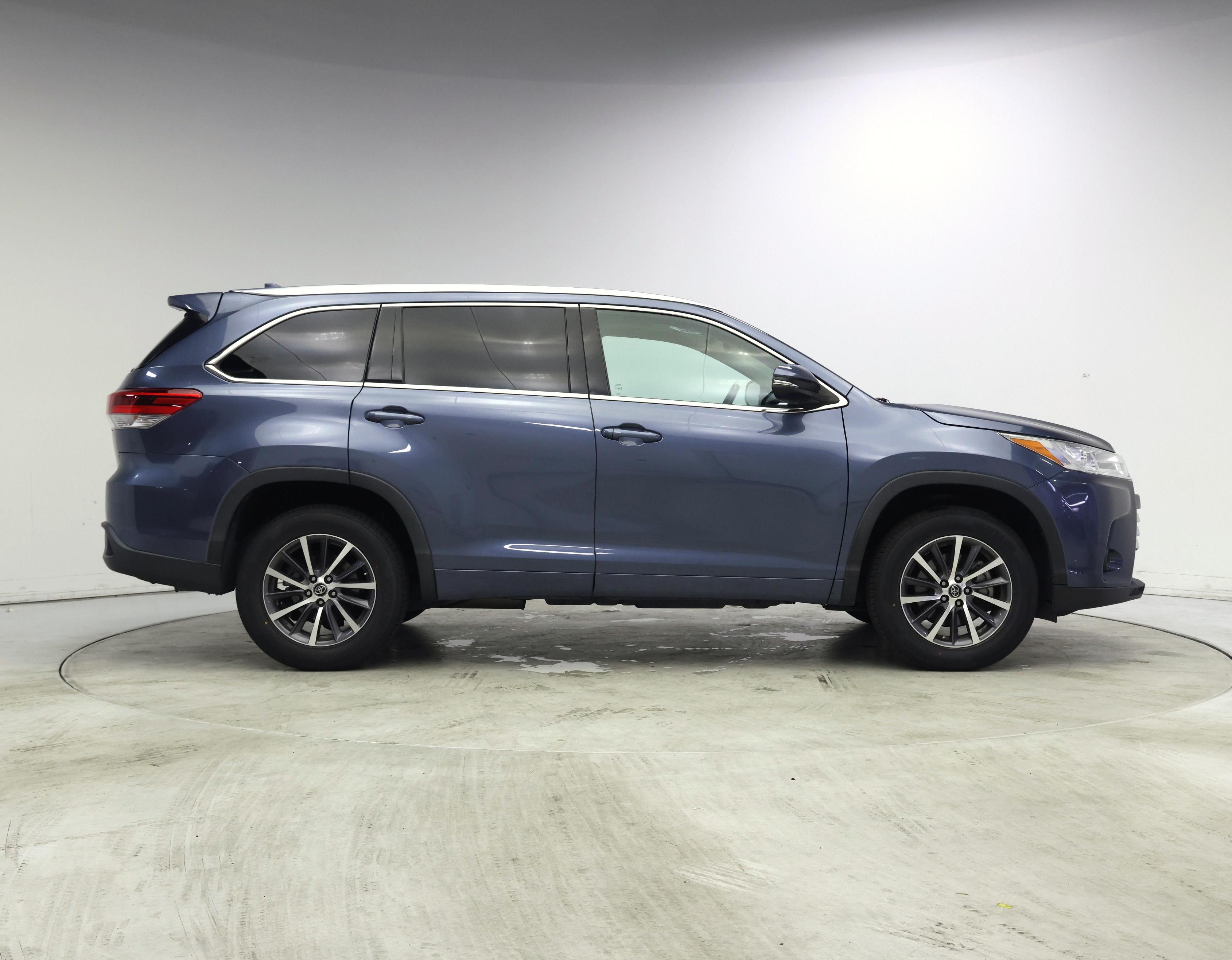 Thumbnail: 2018 Toyota Highlander - 7