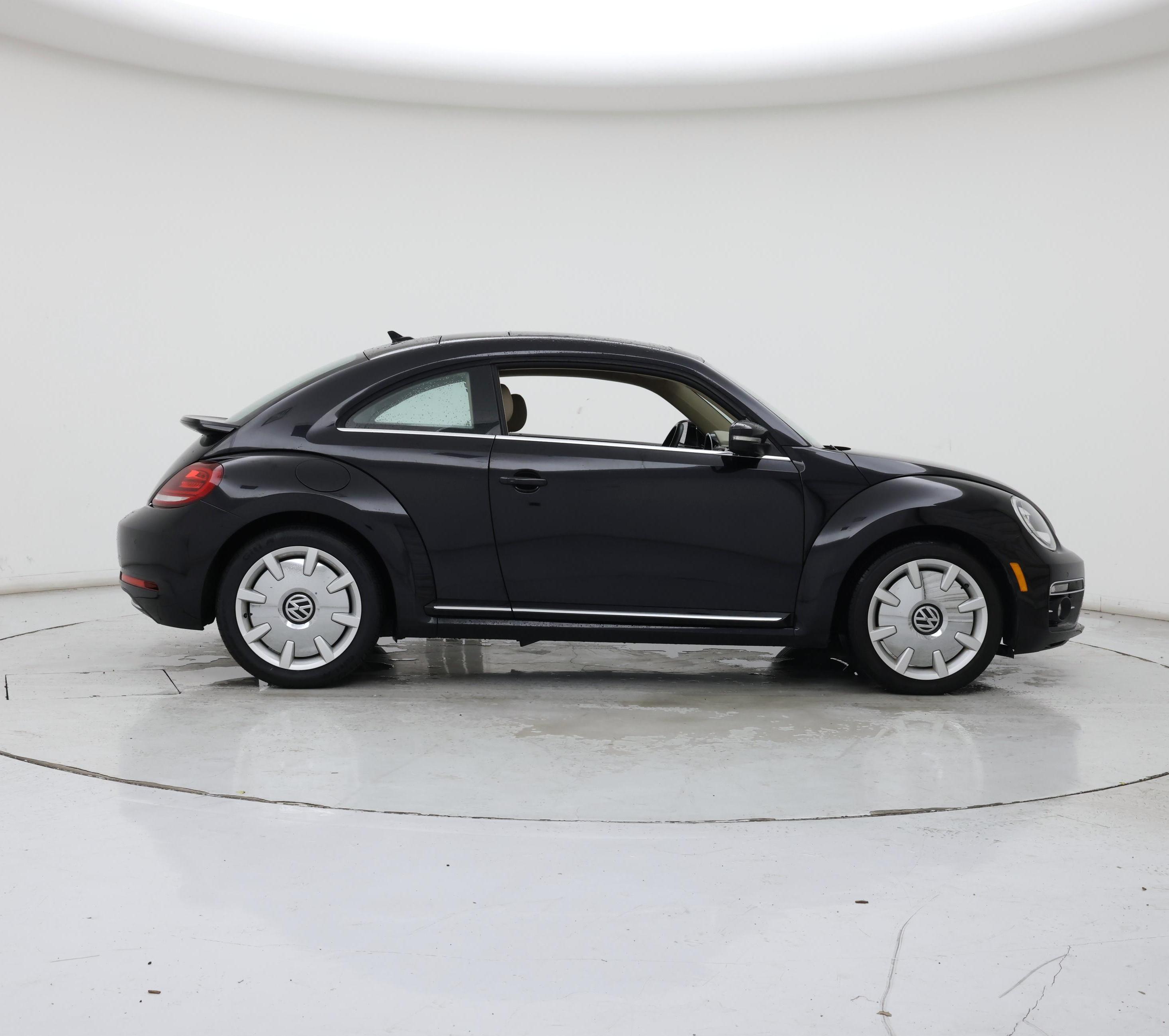 Thumbnail: 2018 Volkswagen Beetle - 7