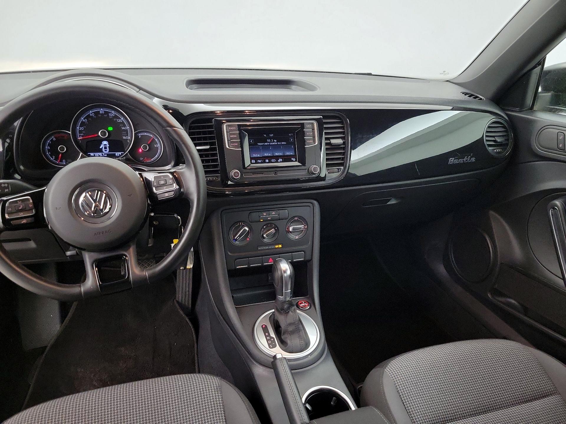 Thumbnail: 2017 Volkswagen Beetle - 9