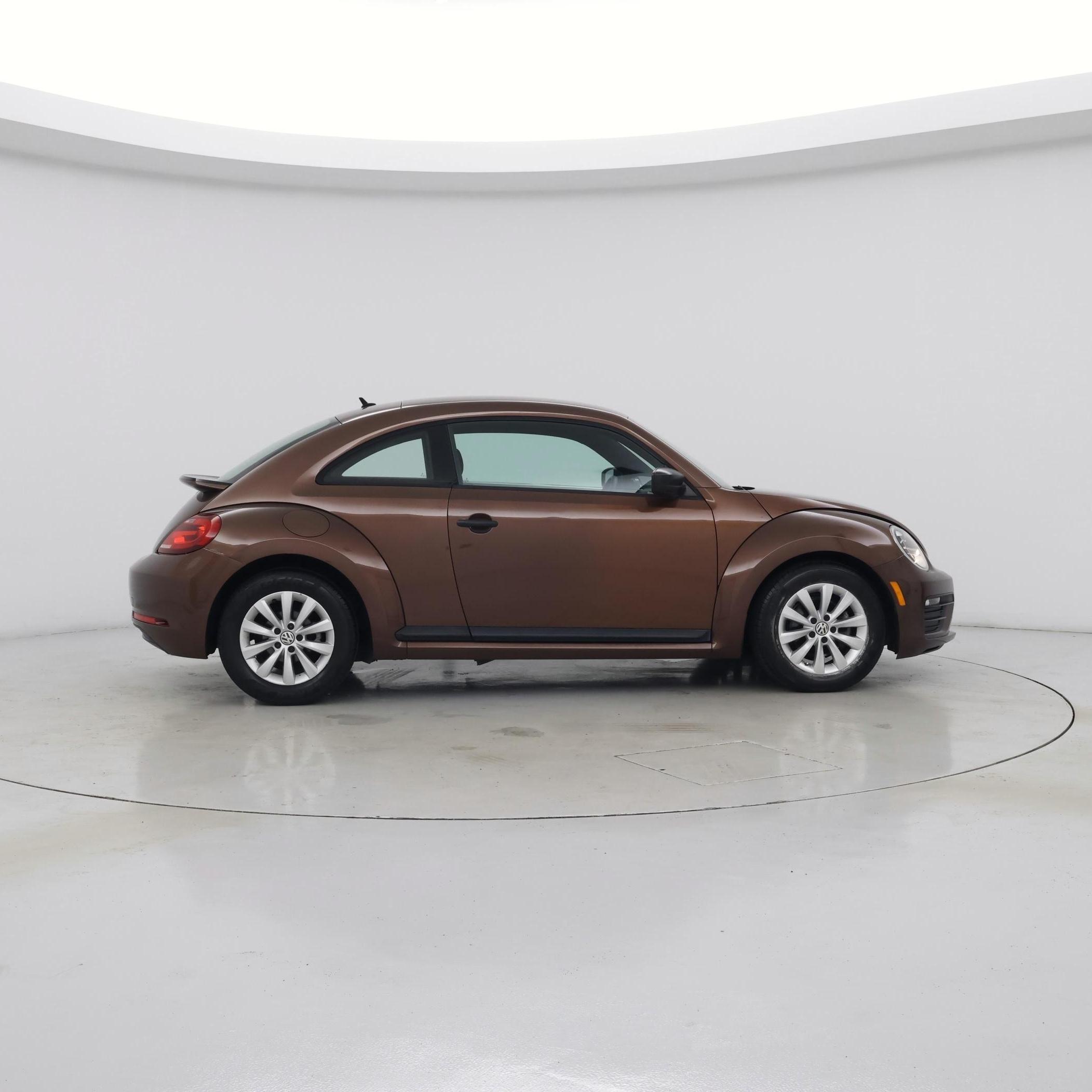 Thumbnail: 2017 Volkswagen Beetle - 7