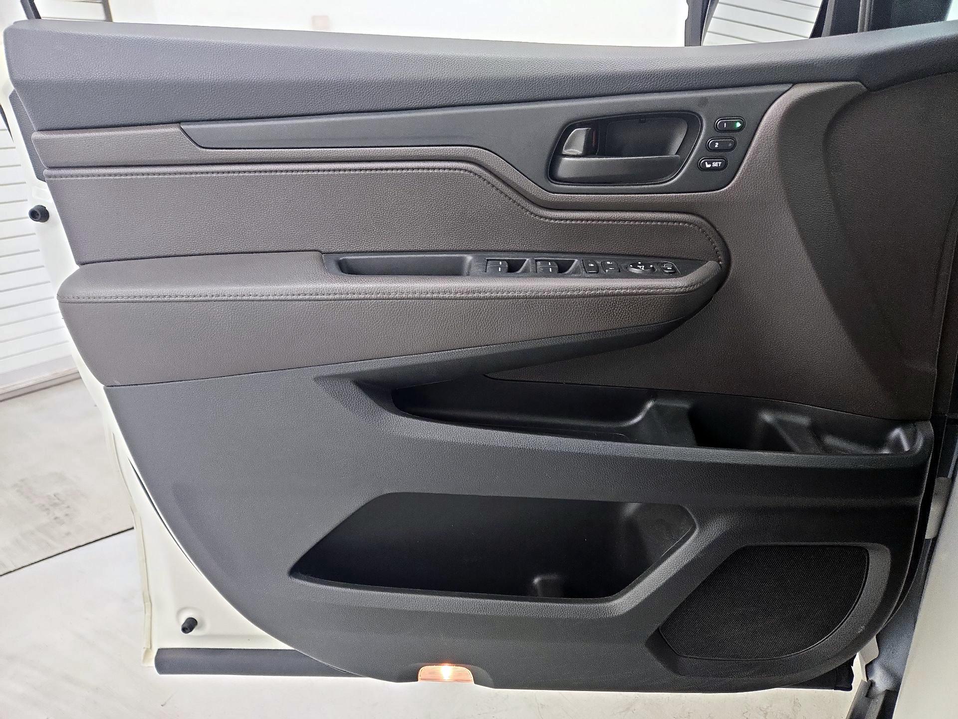Thumbnail: 2018 Honda Odyssey - 12