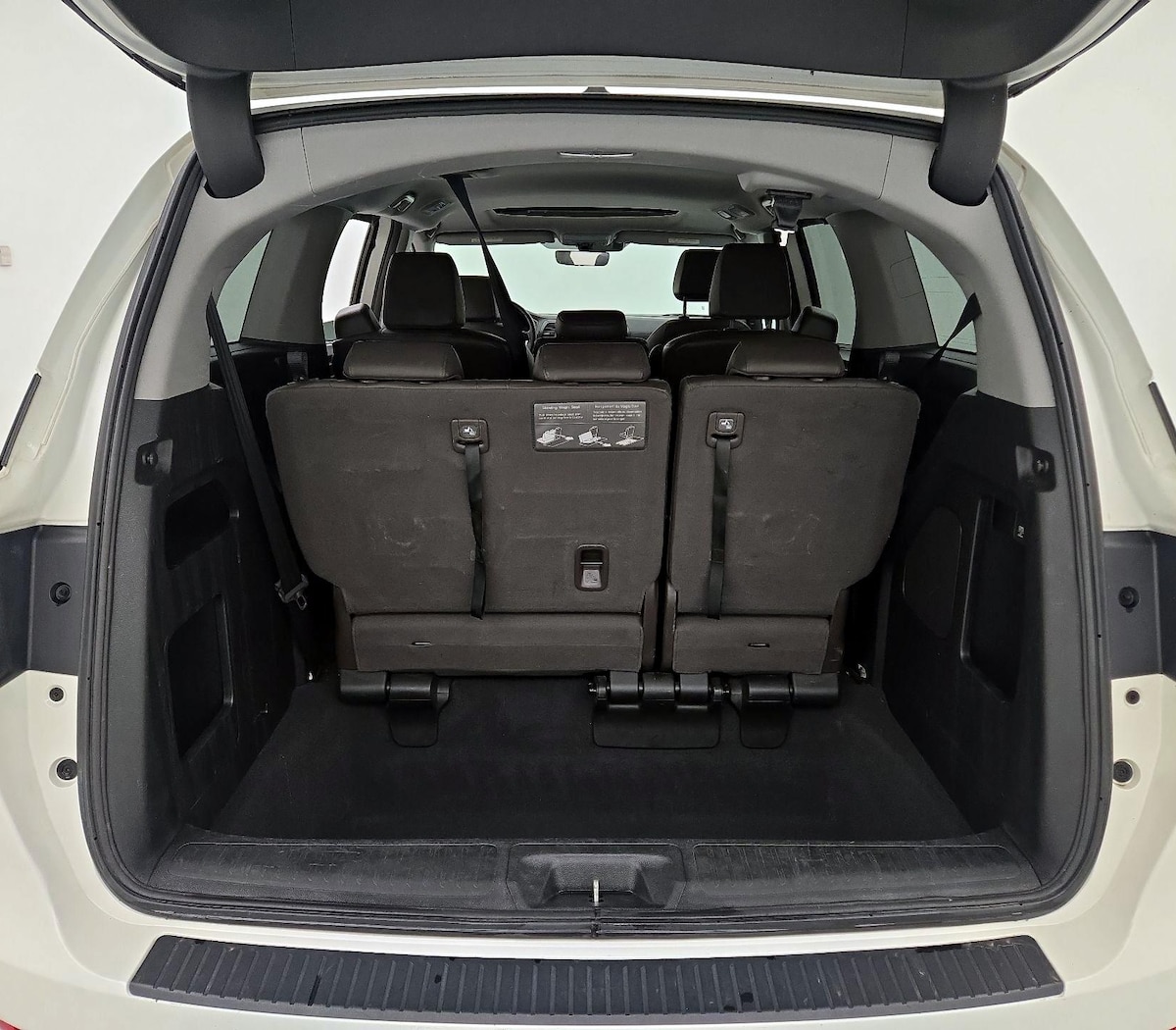 Trunk/Cargo (Seats Up)