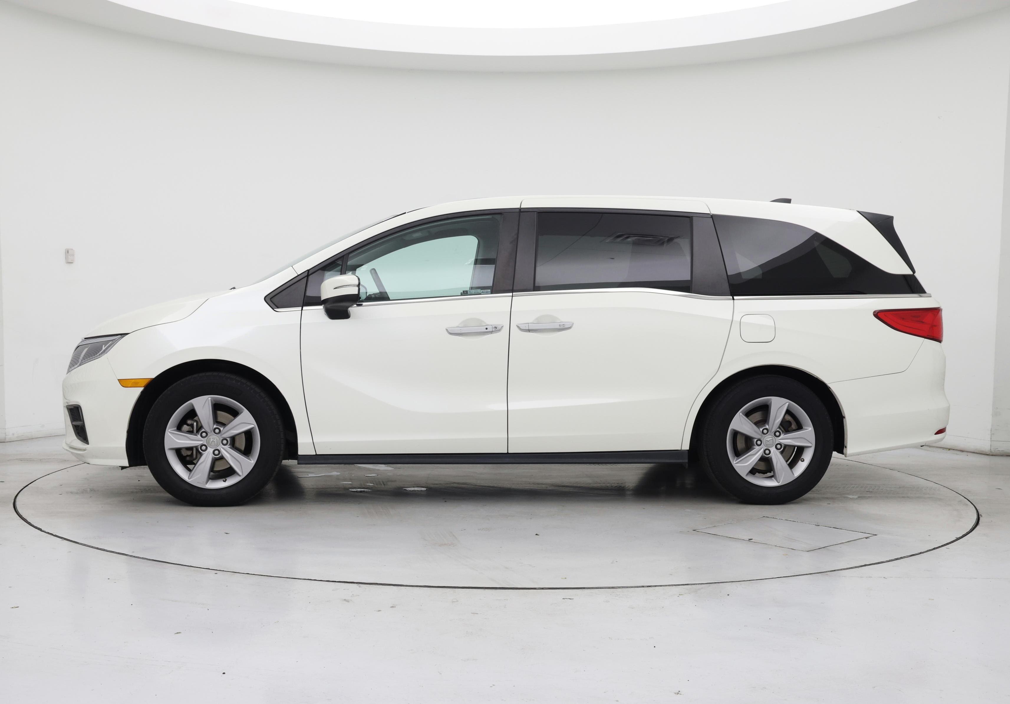 Thumbnail: 2018 Honda Odyssey - 3
