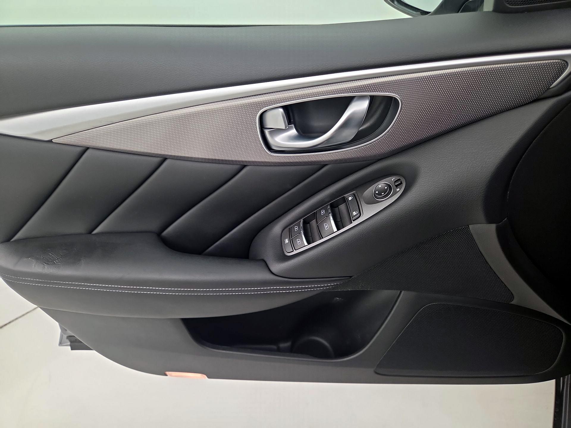 Thumbnail: 2015 INFINITI Q50 - 12
