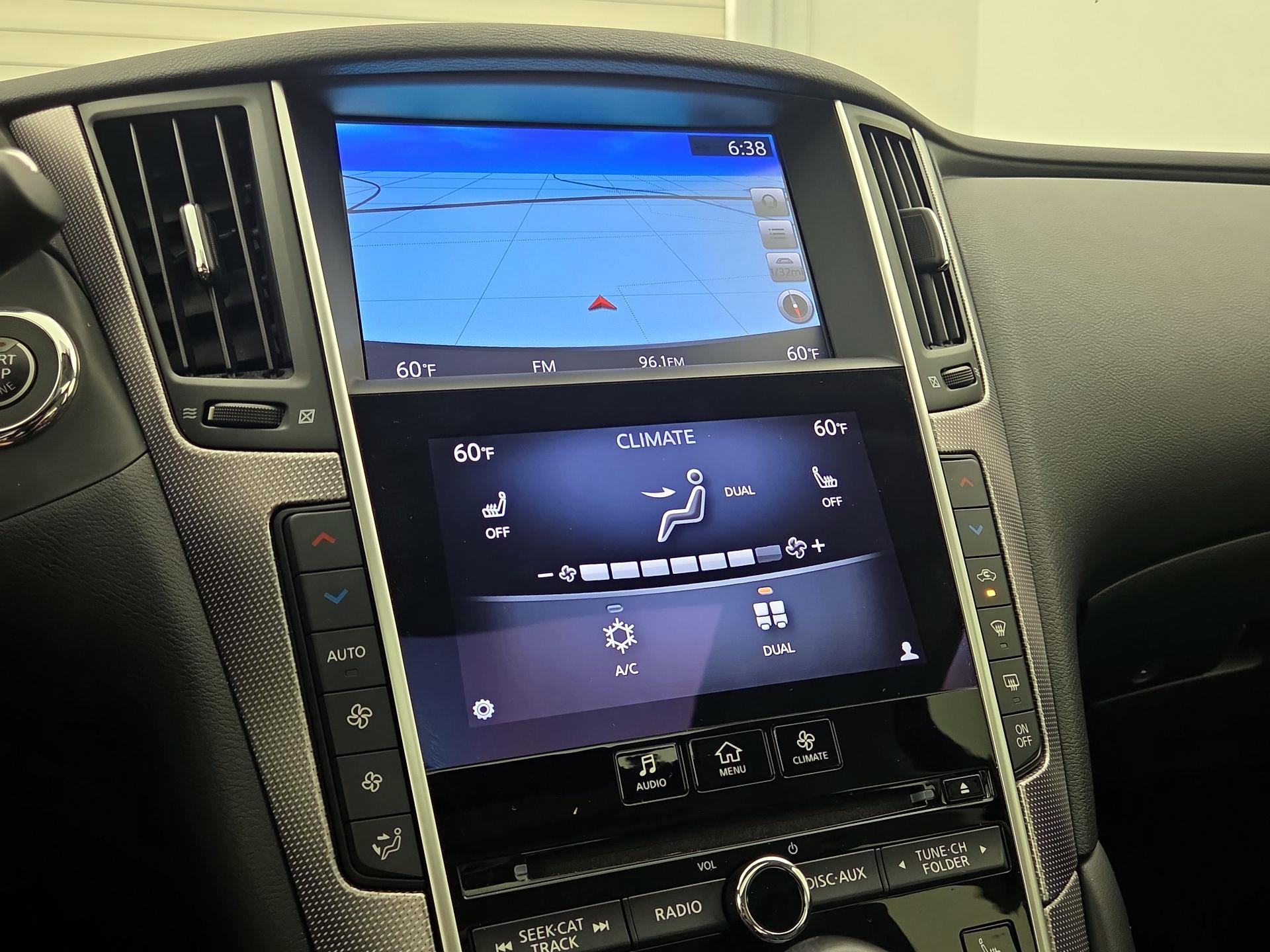 Thumbnail: 2015 INFINITI Q50 - 17