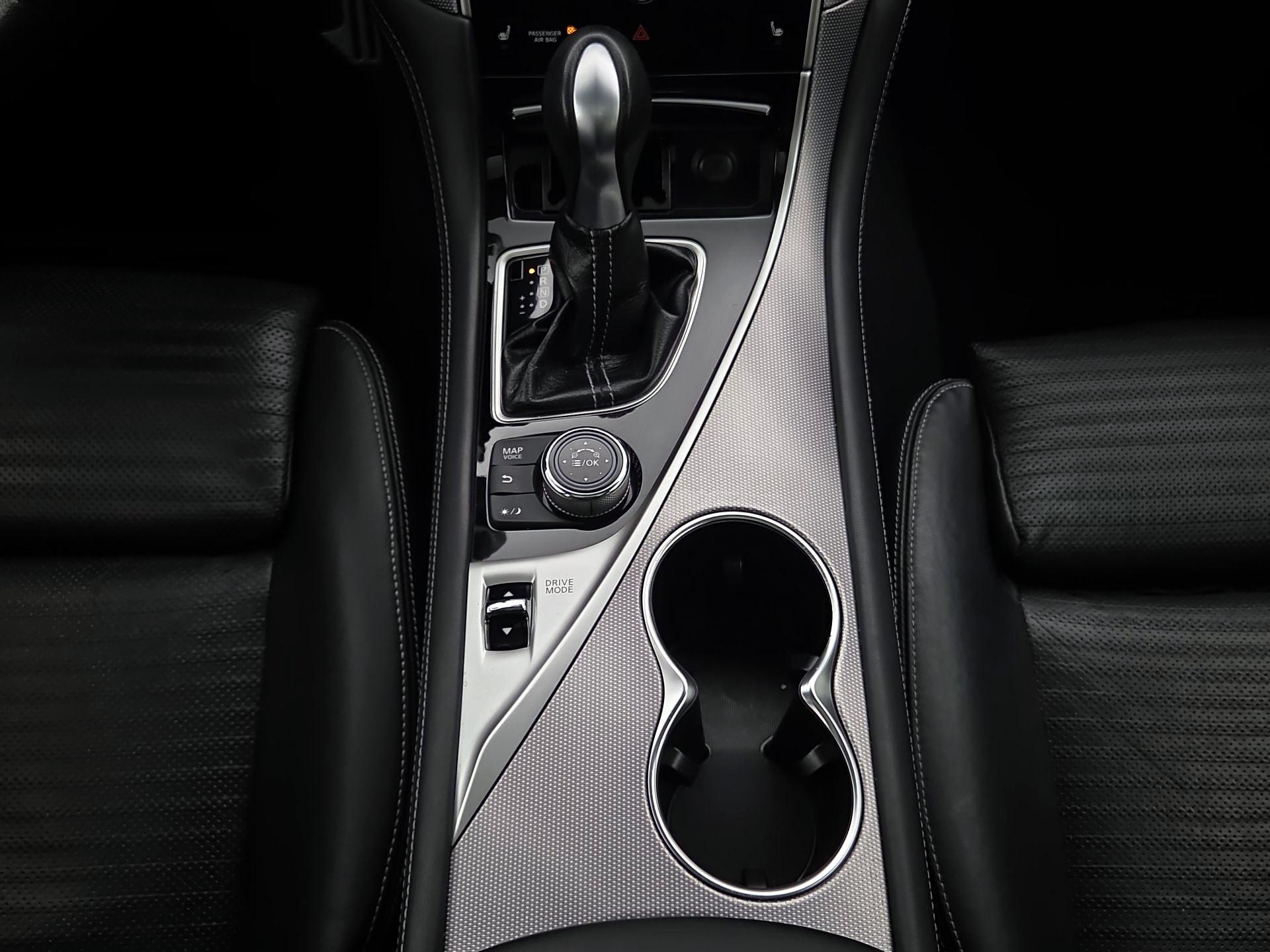 Thumbnail: 2015 INFINITI Q50 - 18