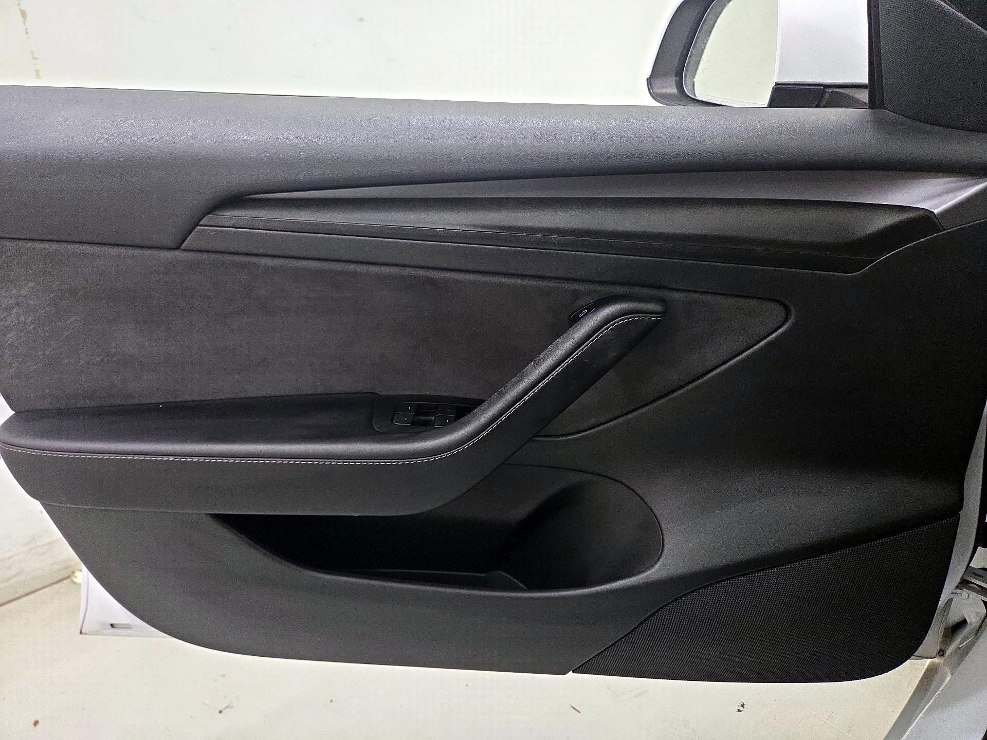Thumbnail: 2022 Tesla Model 3 - 12