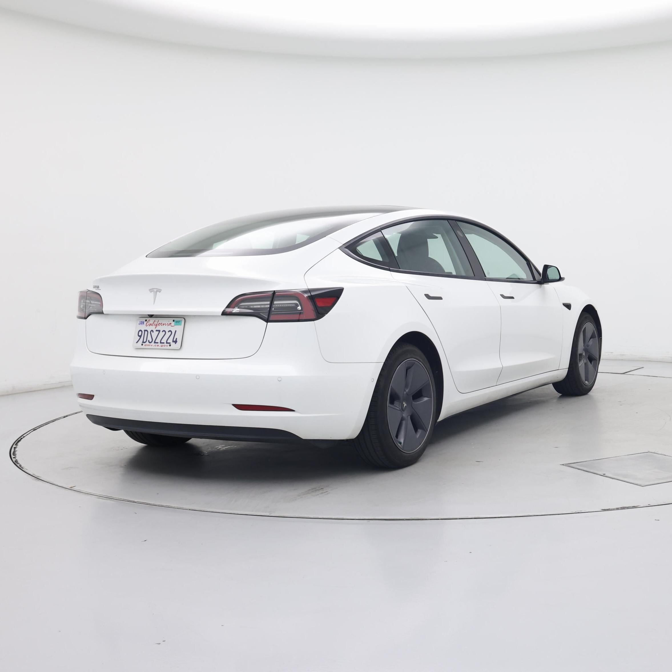 Thumbnail: 2022 Tesla Model 3 - 8