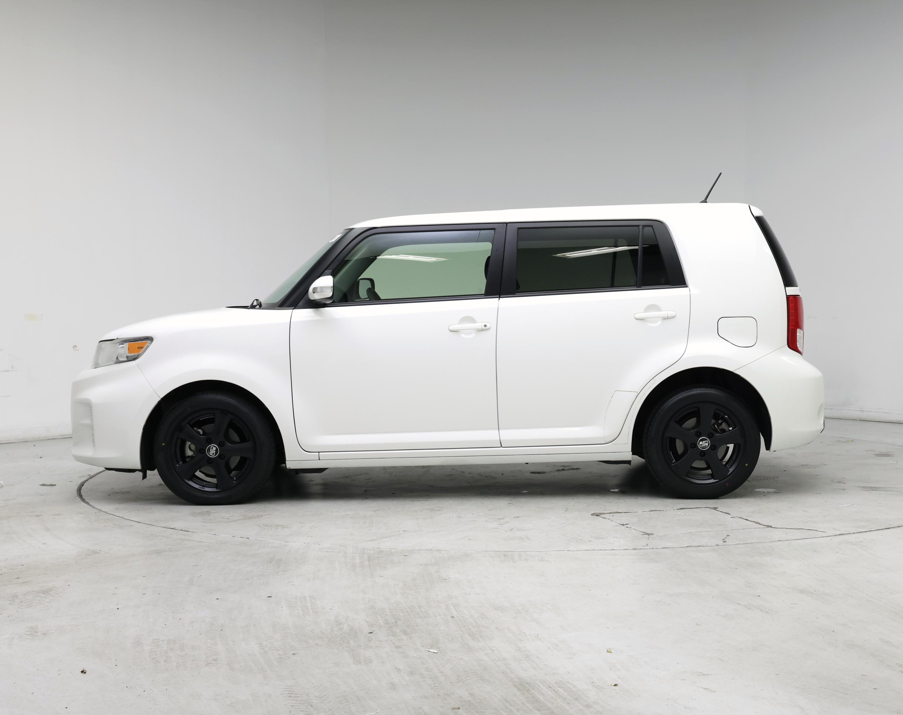 Thumbnail: 2015 Scion xB - 3