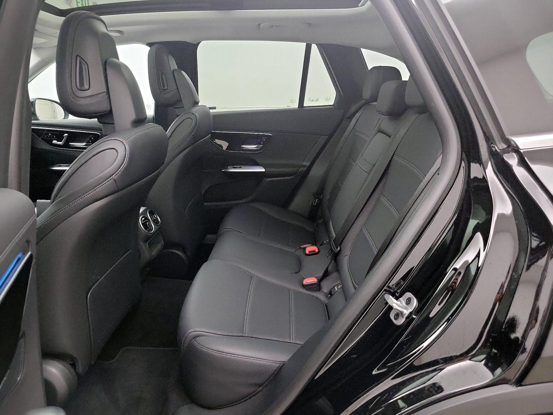 Thumbnail: 2023 Mercedes-Benz GLC - 20