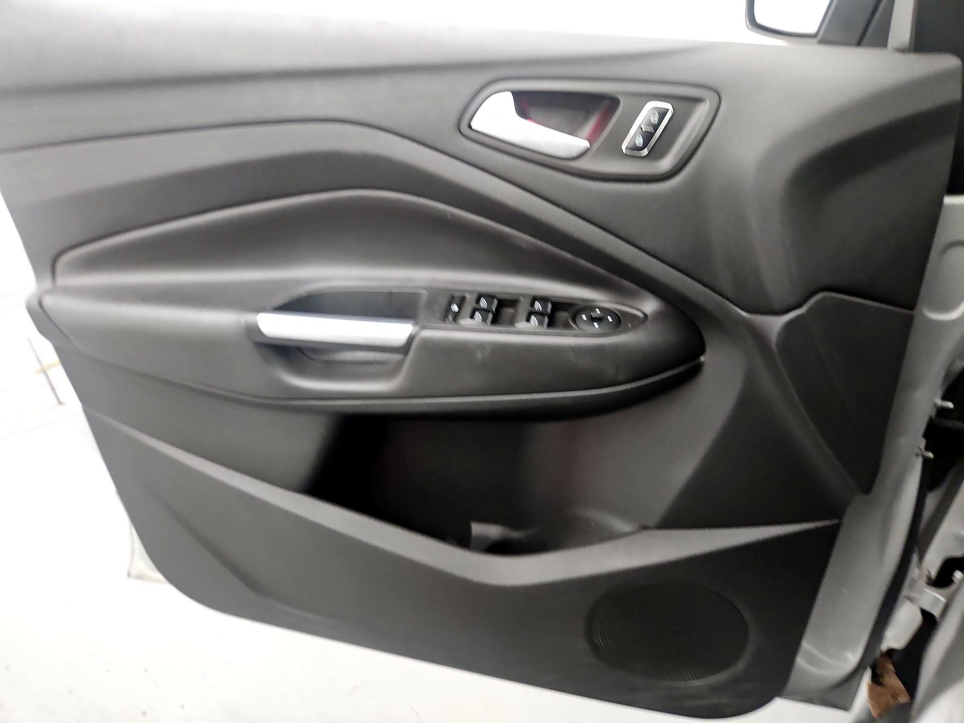 Thumbnail: 2016 Ford C-Max - 12